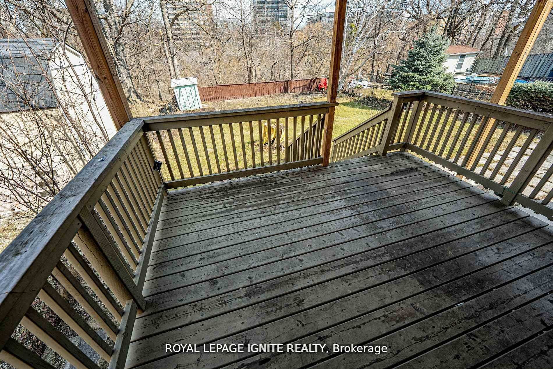 Photo 14 of 53 Riverview Heights, Etobicoke, Humber Heights — HOMEH