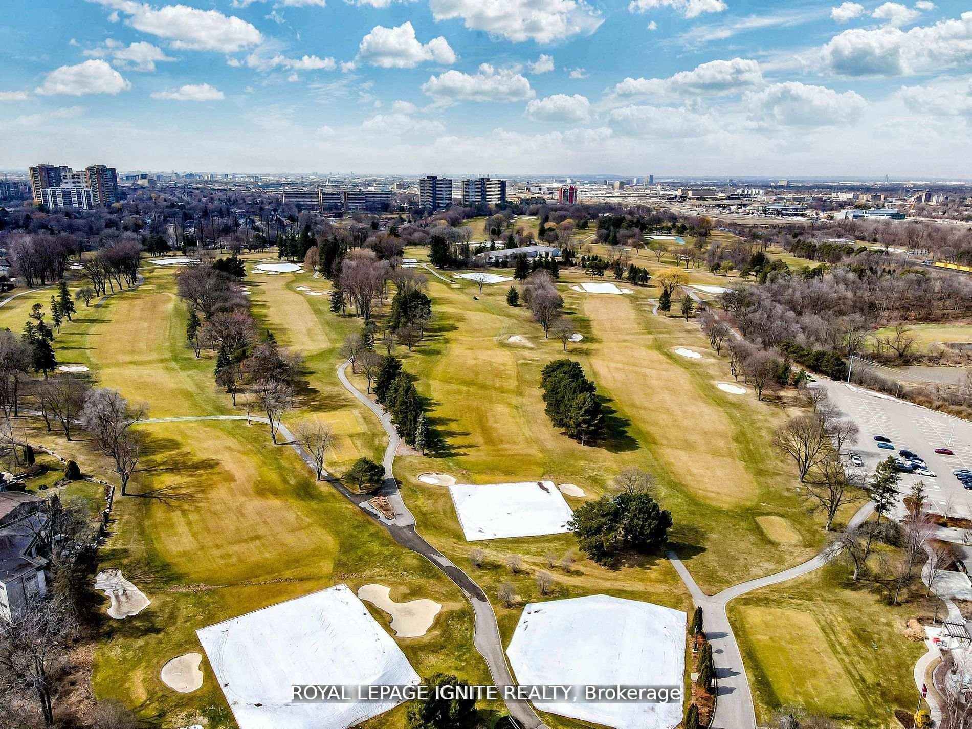 Photo 18 of 53 Riverview Heights, Etobicoke, Humber Heights — HOMEH