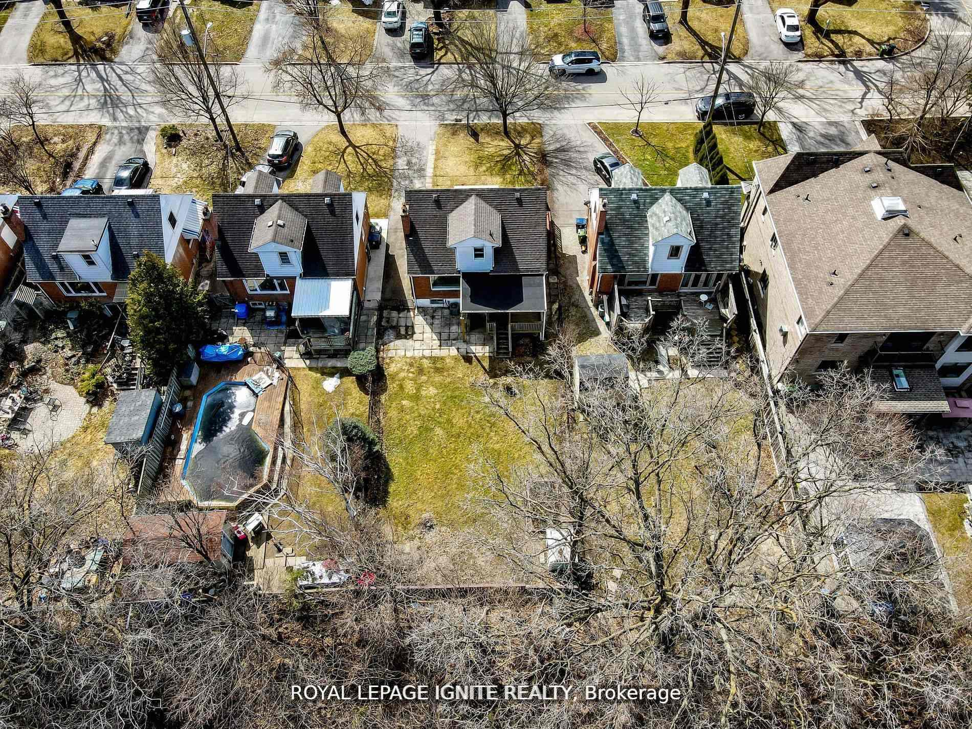 Photo 26 of 53 Riverview Heights, Etobicoke, Humber Heights — HOMEH