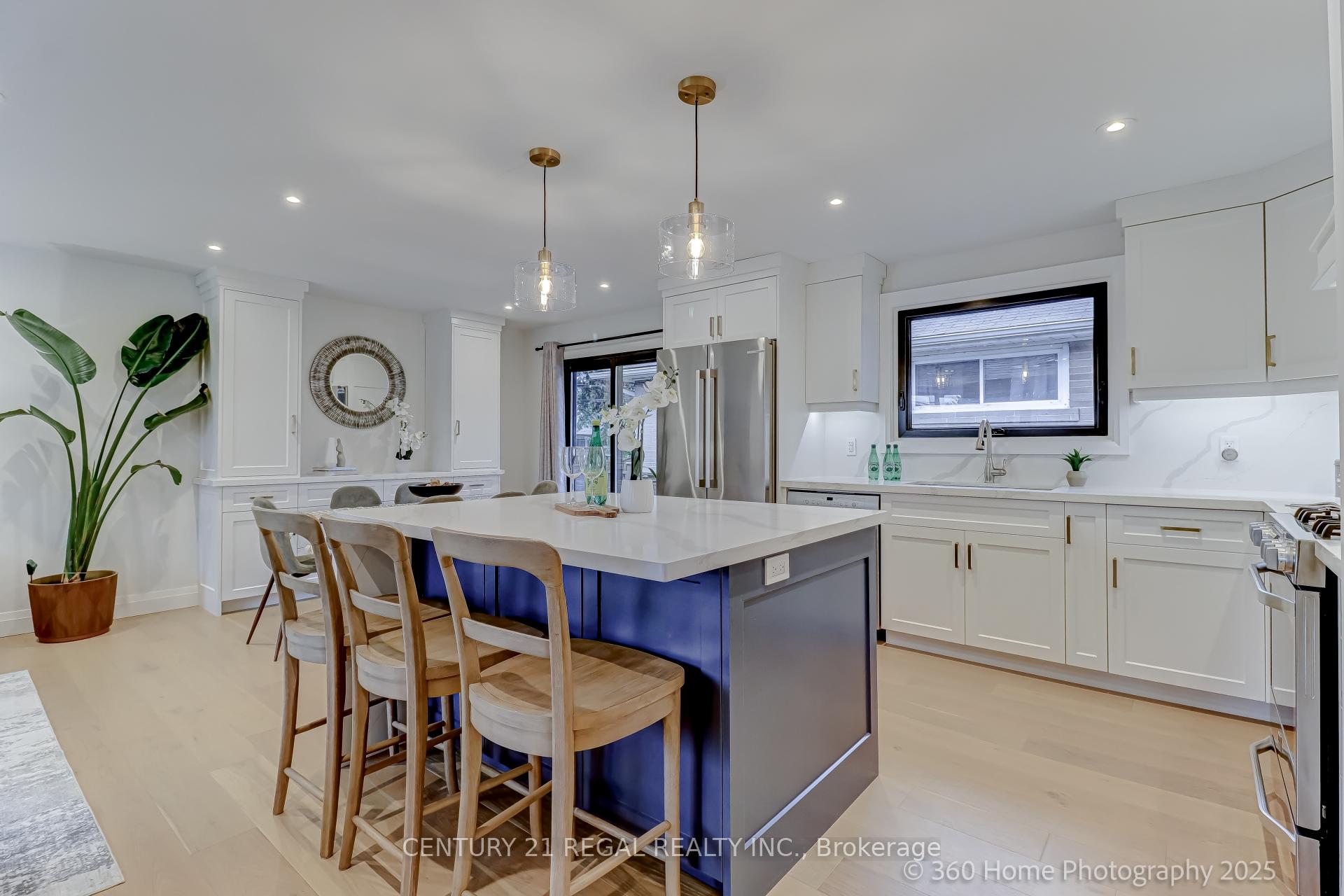 Photo 3 of 51 Sabrina Drive, Etobicoke, Willowridge-Martingrove-Richview — HOMEH