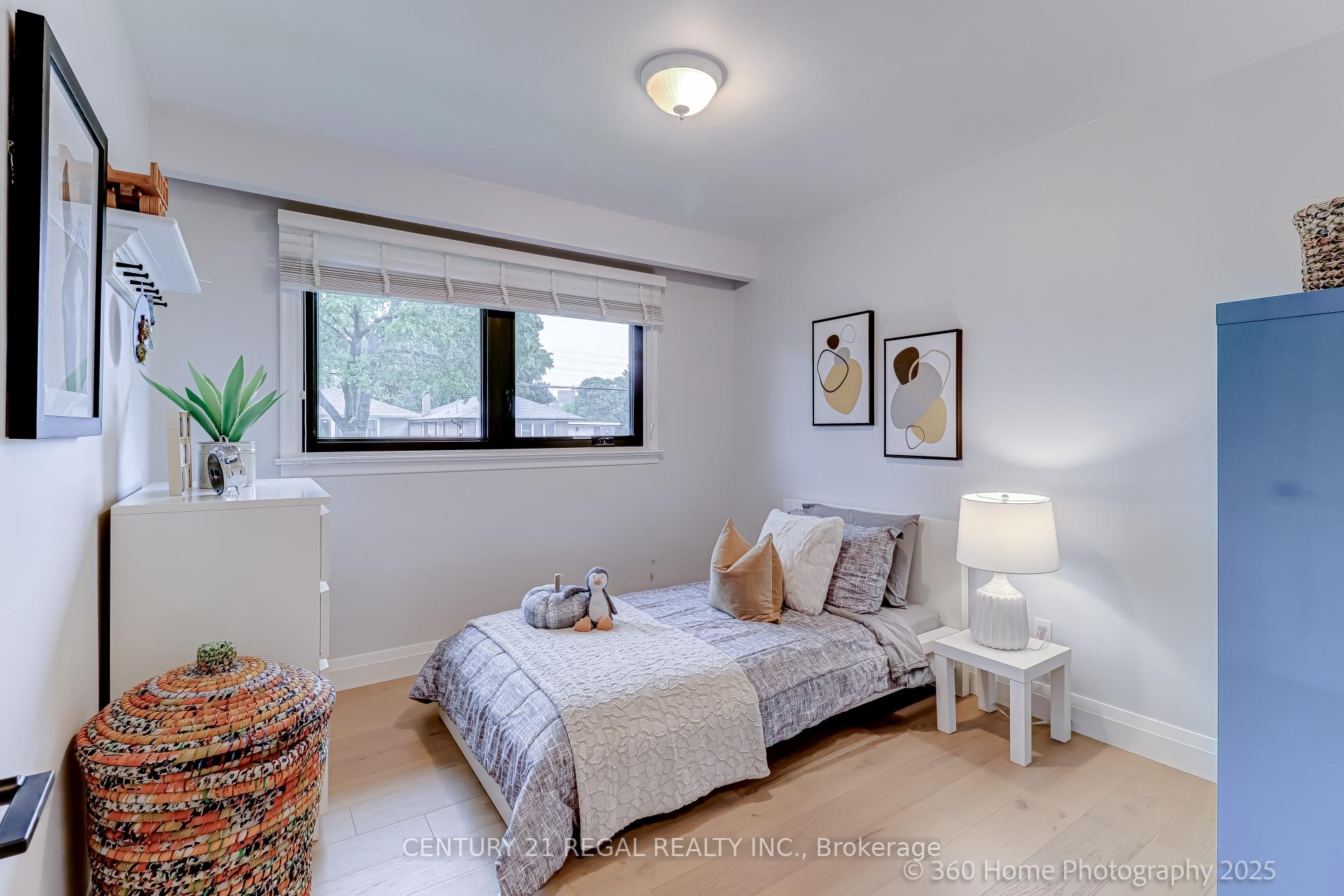 Photo 17 of 51 Sabrina Drive, Etobicoke, Willowridge-Martingrove-Richview — HOMEH