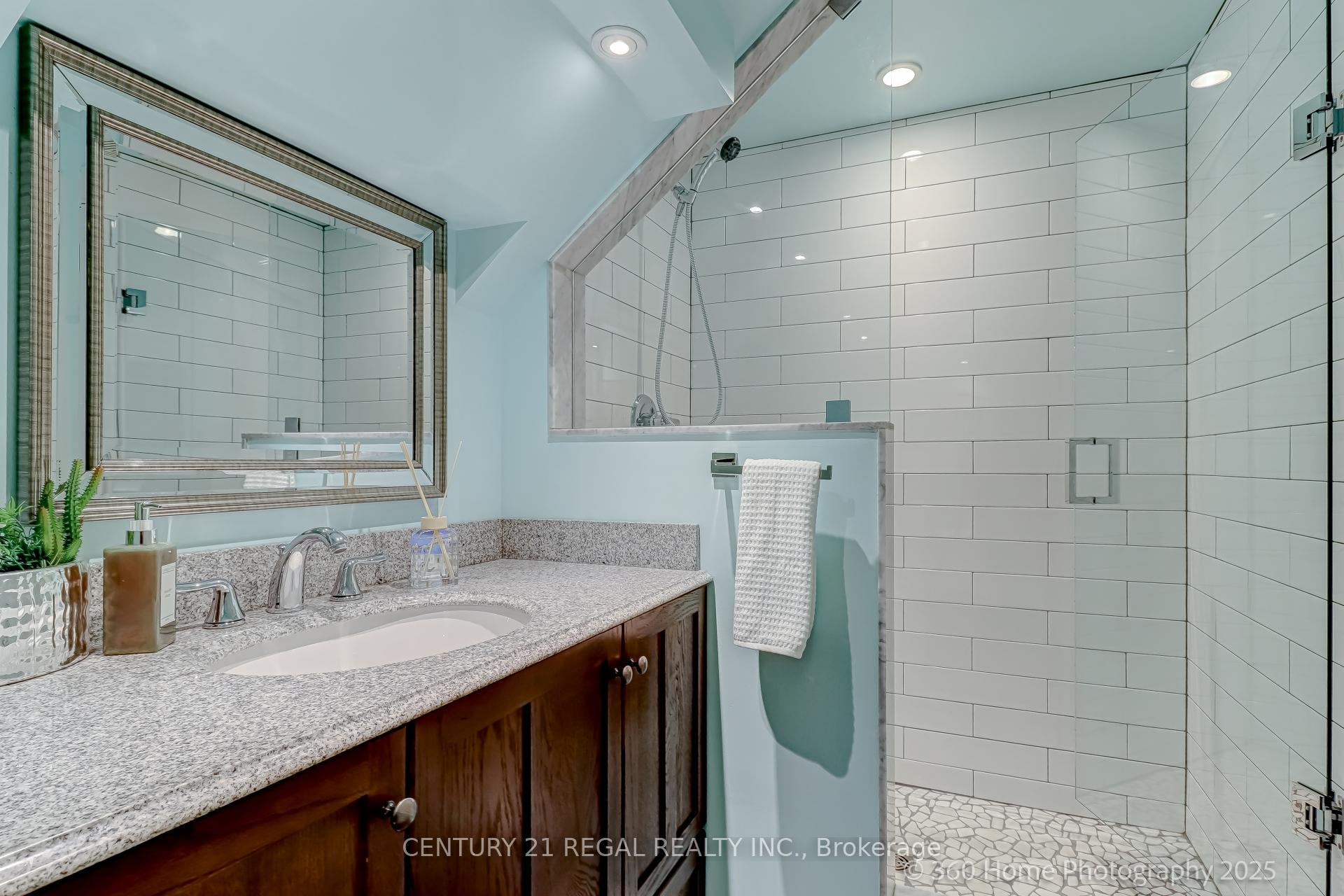 Photo 14 of 51 Sabrina Drive, Etobicoke, Willowridge-Martingrove-Richview — HOMEH