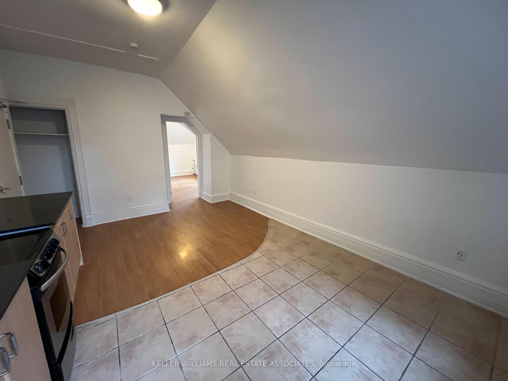 Photo 4 of Unit 415, 160 Huron Street, Toronto, Kensington-Chinatown — HOMEH