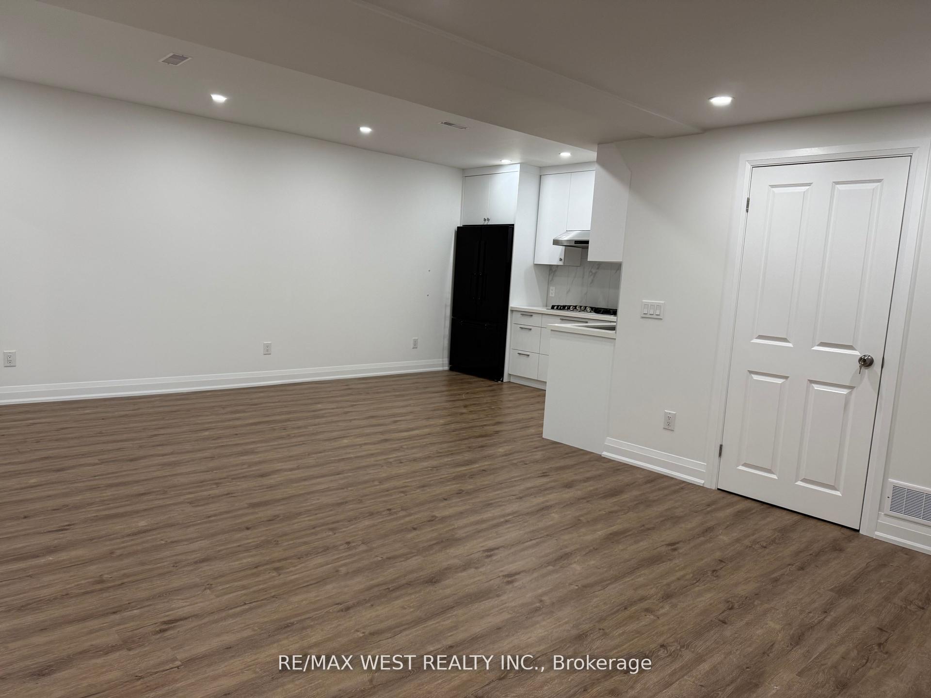 Photo 2 of Unit BSMT, 10 Tynevale Drive, Etobicoke, Willowridge-Martingrove-Richview — HOMEH