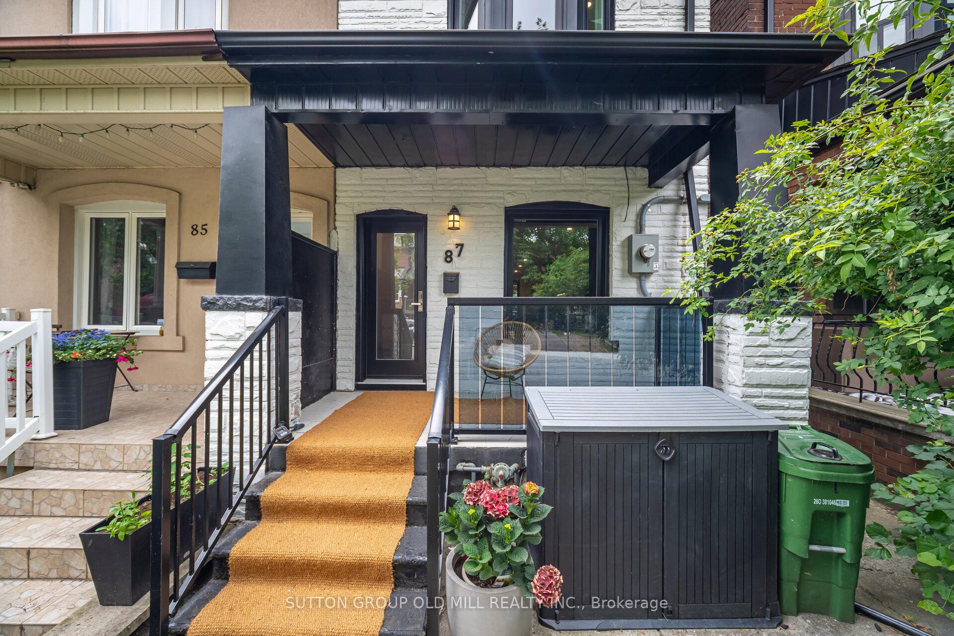 Front of 87 Mackay Avenue
