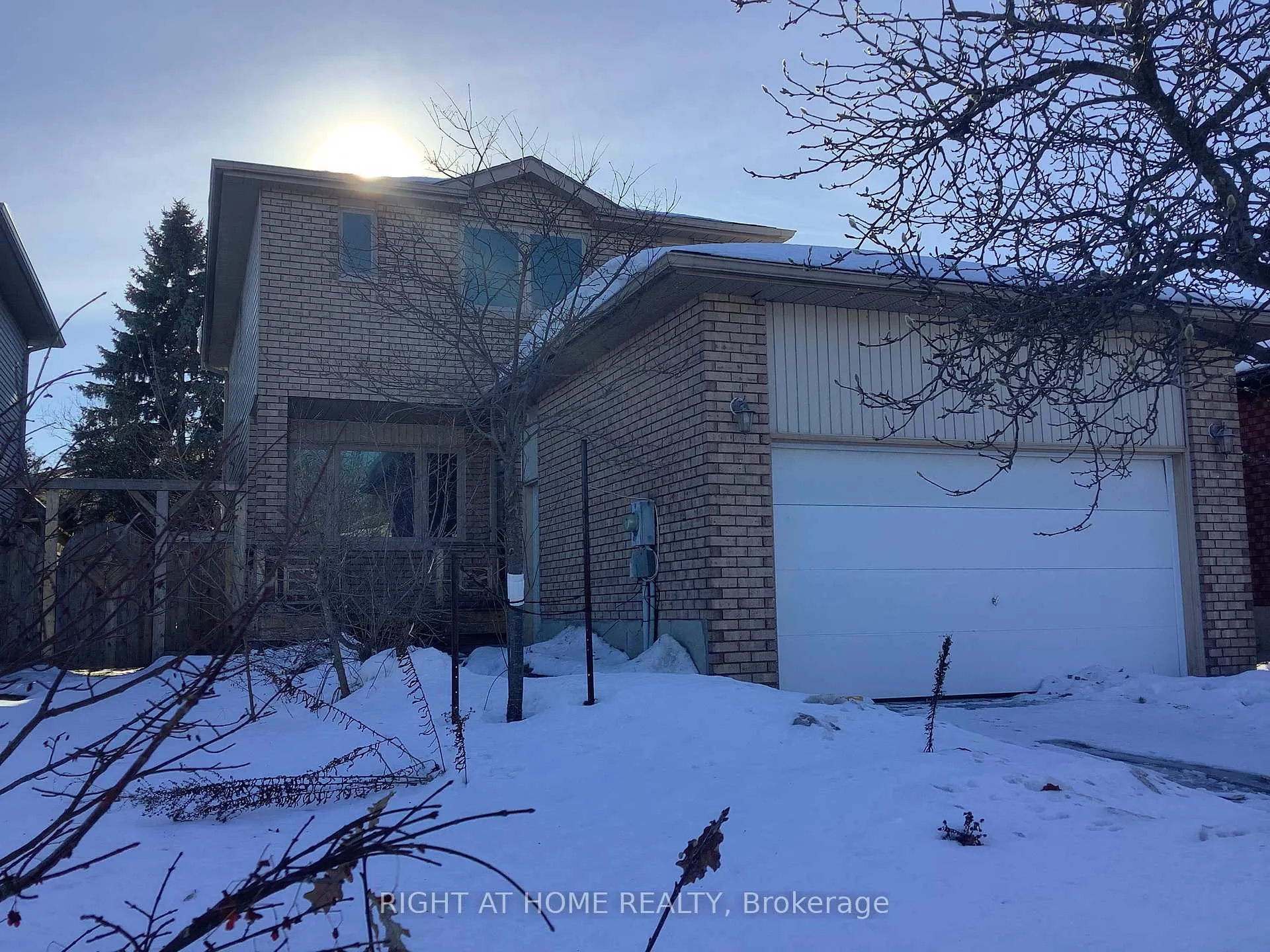 Photo 1 of 11 Rosenfeld Drive, Barrie, Grove East — HOMEH
