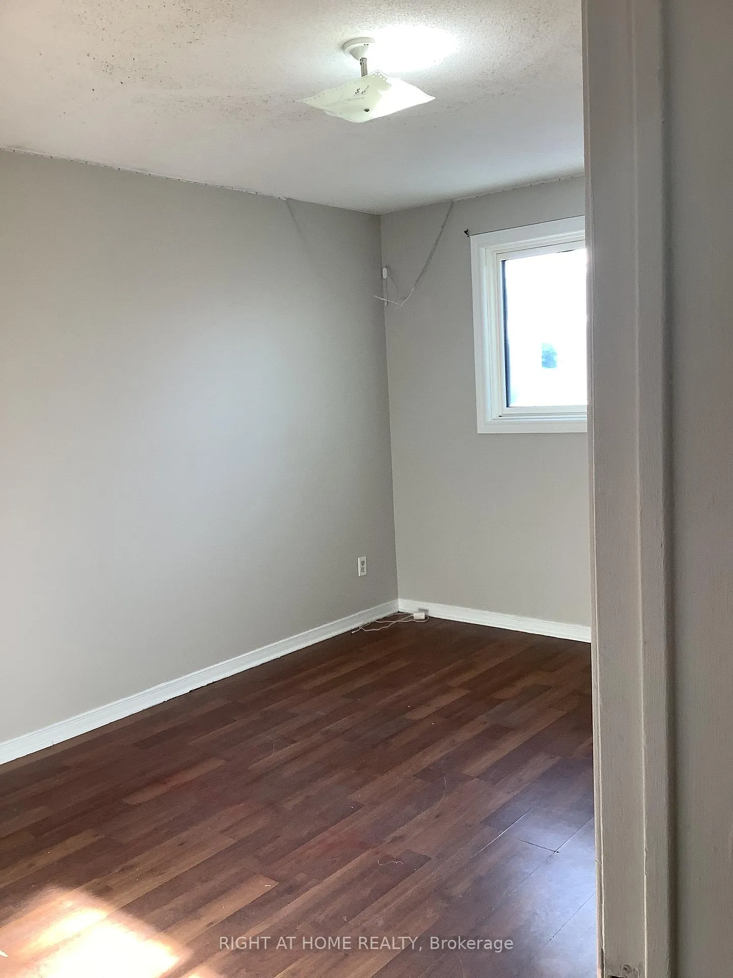 Photo 12 of 11 Rosenfeld Drive, Barrie, Grove East — HOMEH