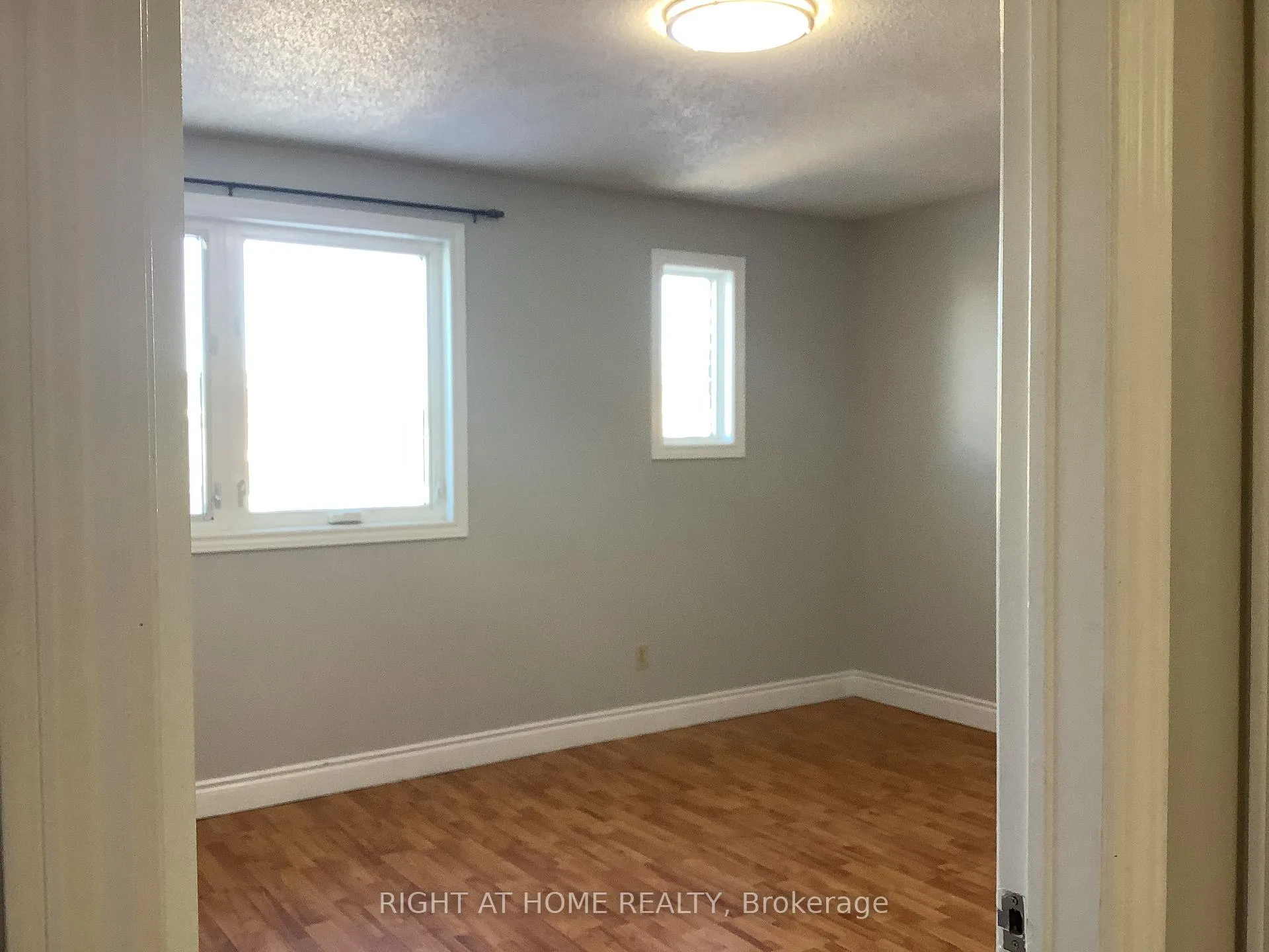 Photo 13 of 11 Rosenfeld Drive, Barrie, Grove East — HOMEH