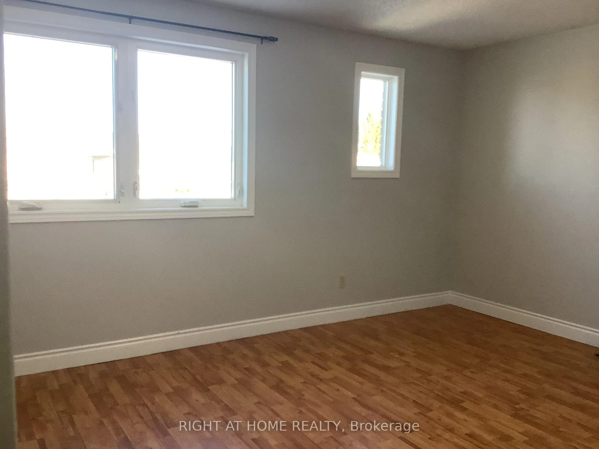 Photo 17 of 11 Rosenfeld Drive, Barrie, Grove East — HOMEH