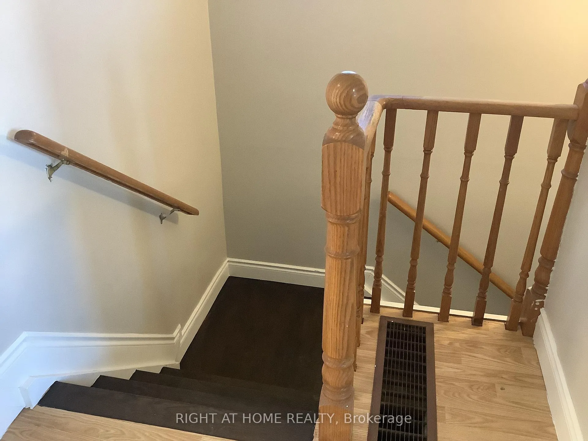 Photo 19 of 11 Rosenfeld Drive, Barrie, Grove East — HOMEH