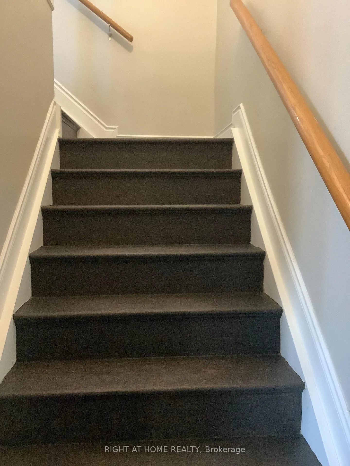 Photo 23 of 11 Rosenfeld Drive, Barrie, Grove East — HOMEH
