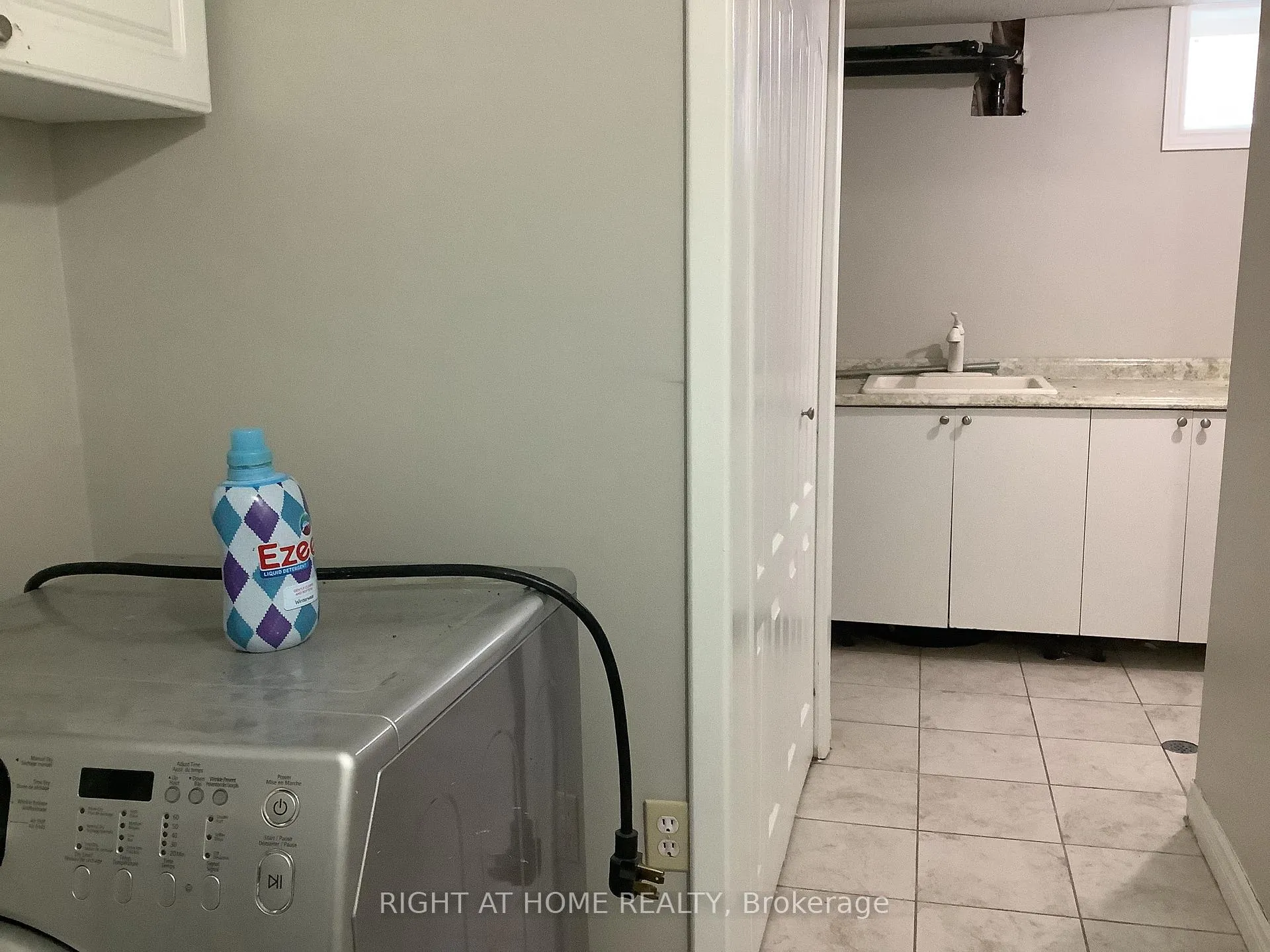 Photo 31 of 11 Rosenfeld Drive, Barrie, Grove East — HOMEH