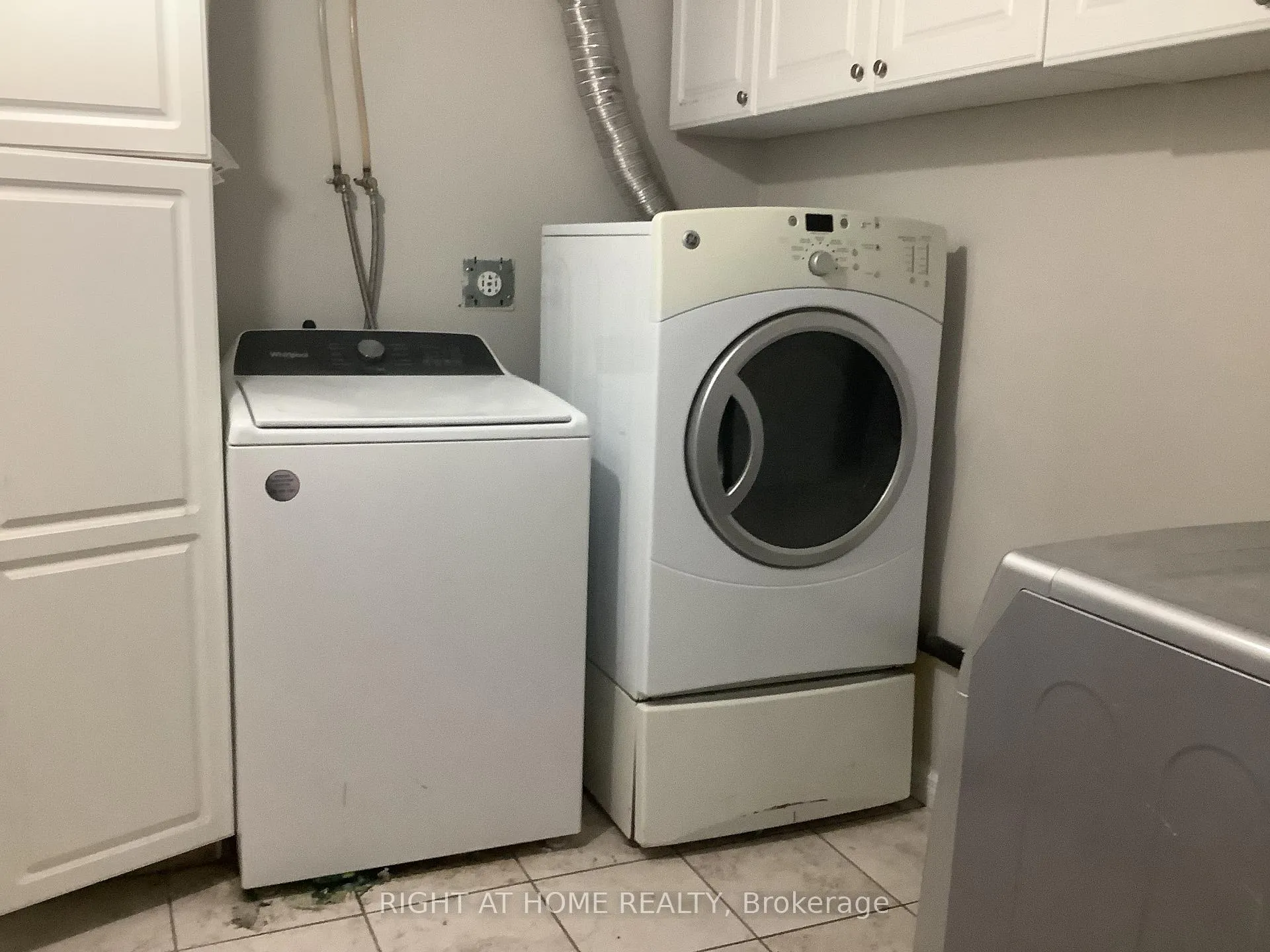 Photo 33 of 11 Rosenfeld Drive, Barrie, Grove East — HOMEH