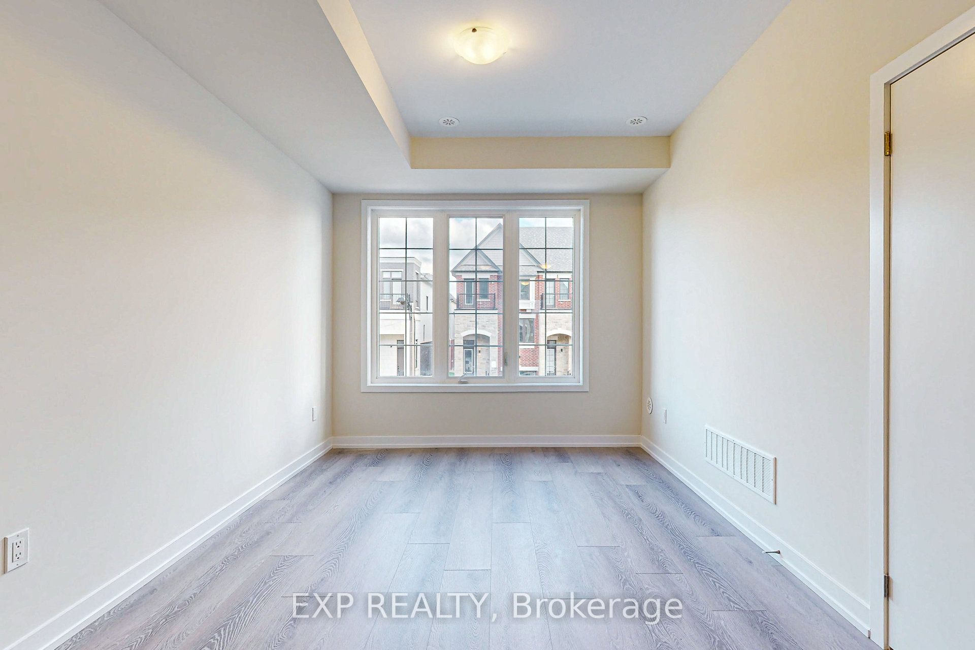 Photo 51 of 1325 Shevchenko Boulevard, Oakville, Northwest — HOMEH