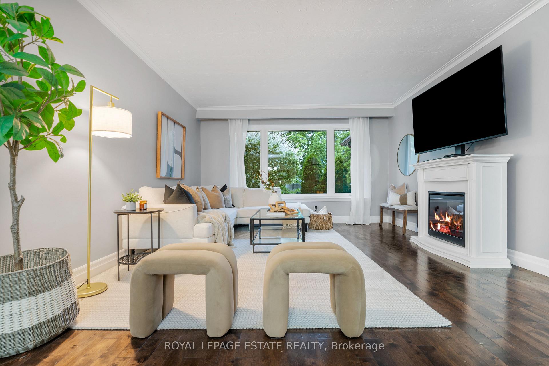 Photo 5 of 9 Dixington Crescent, Etobicoke, Kingsview Village-The Westway — HOMEH