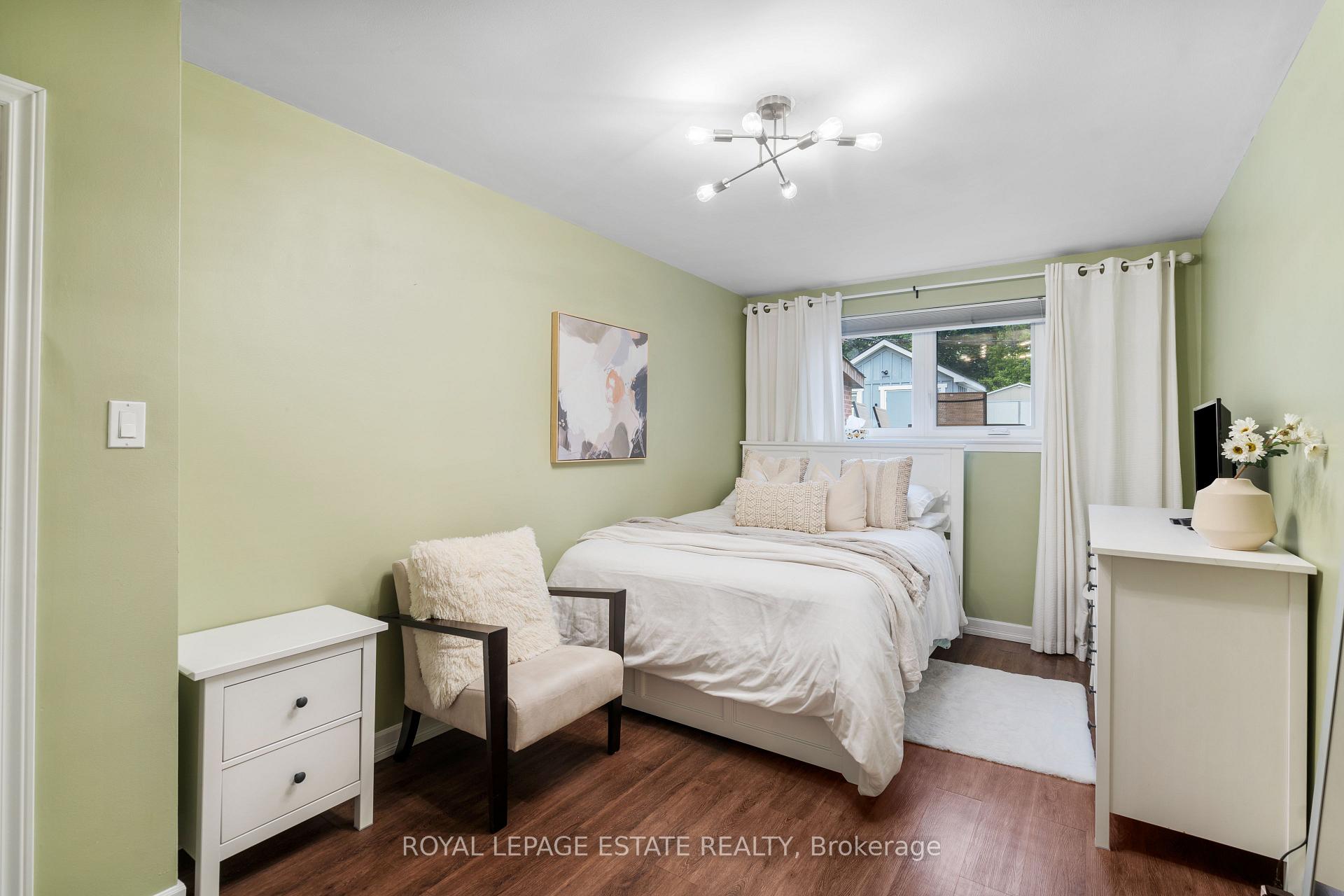Photo 9 of 9 Dixington Crescent, Etobicoke, Kingsview Village-The Westway — HOMEH