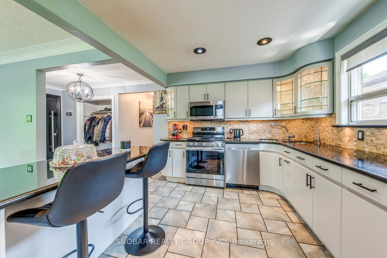 Photo 27 of 53 Fenley Drive, Etobicoke, Kingsview Village-The Westway — HOMEH