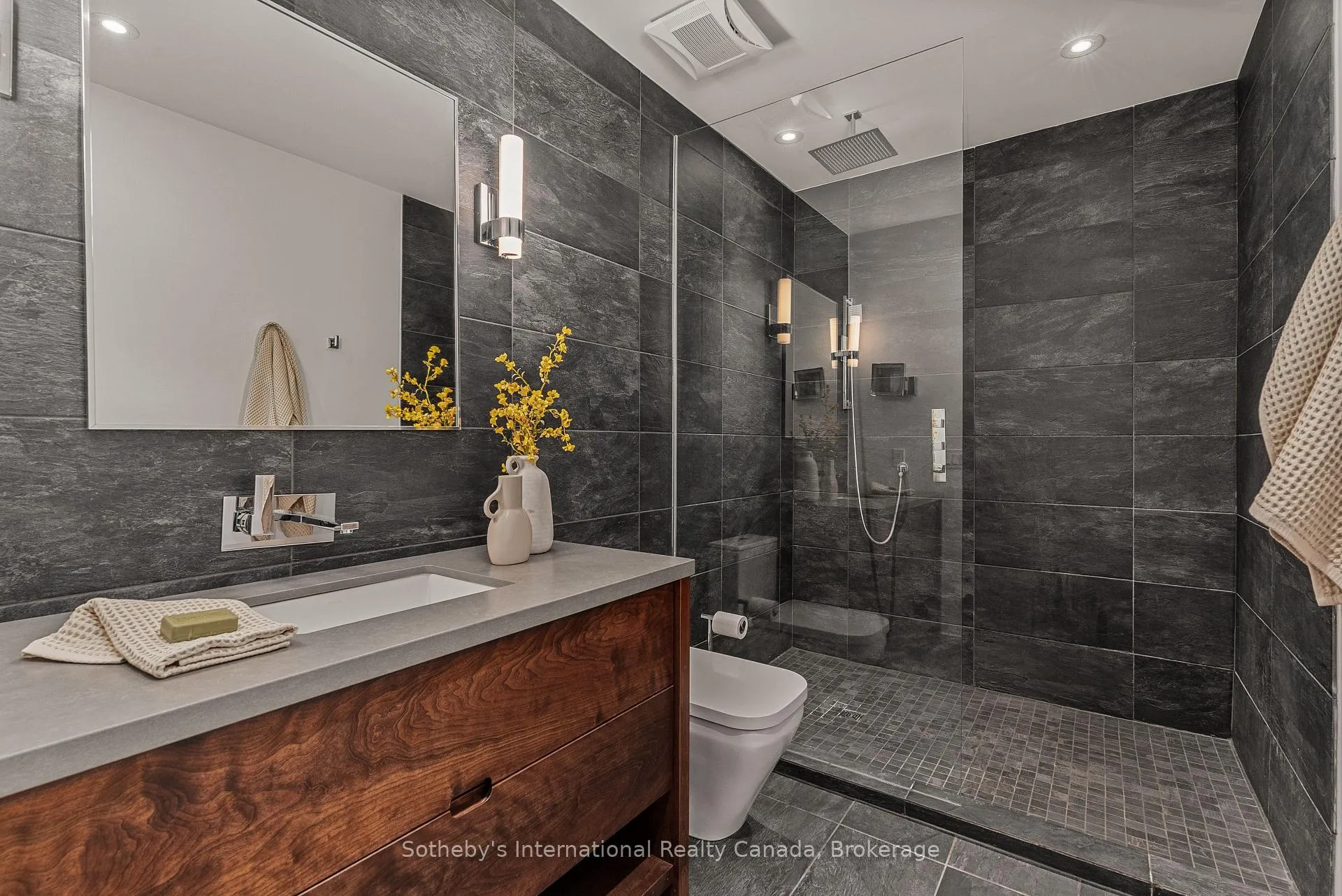 Photo 160 of 589903 Grey Road 19, Blue Mountains — HOMEH