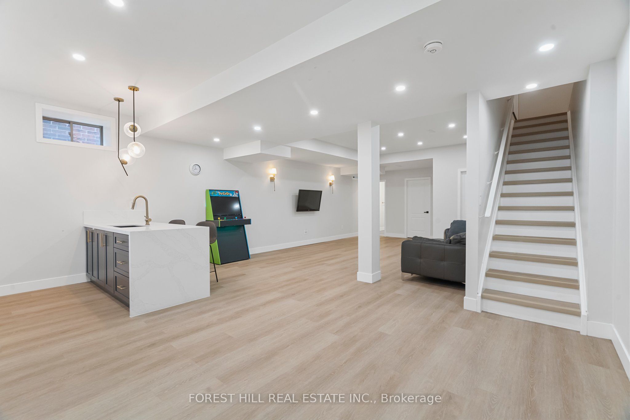 Photo 61 of 17 Ken Sinclair Crescent, Aurora, Aurora Estates — HOMEH