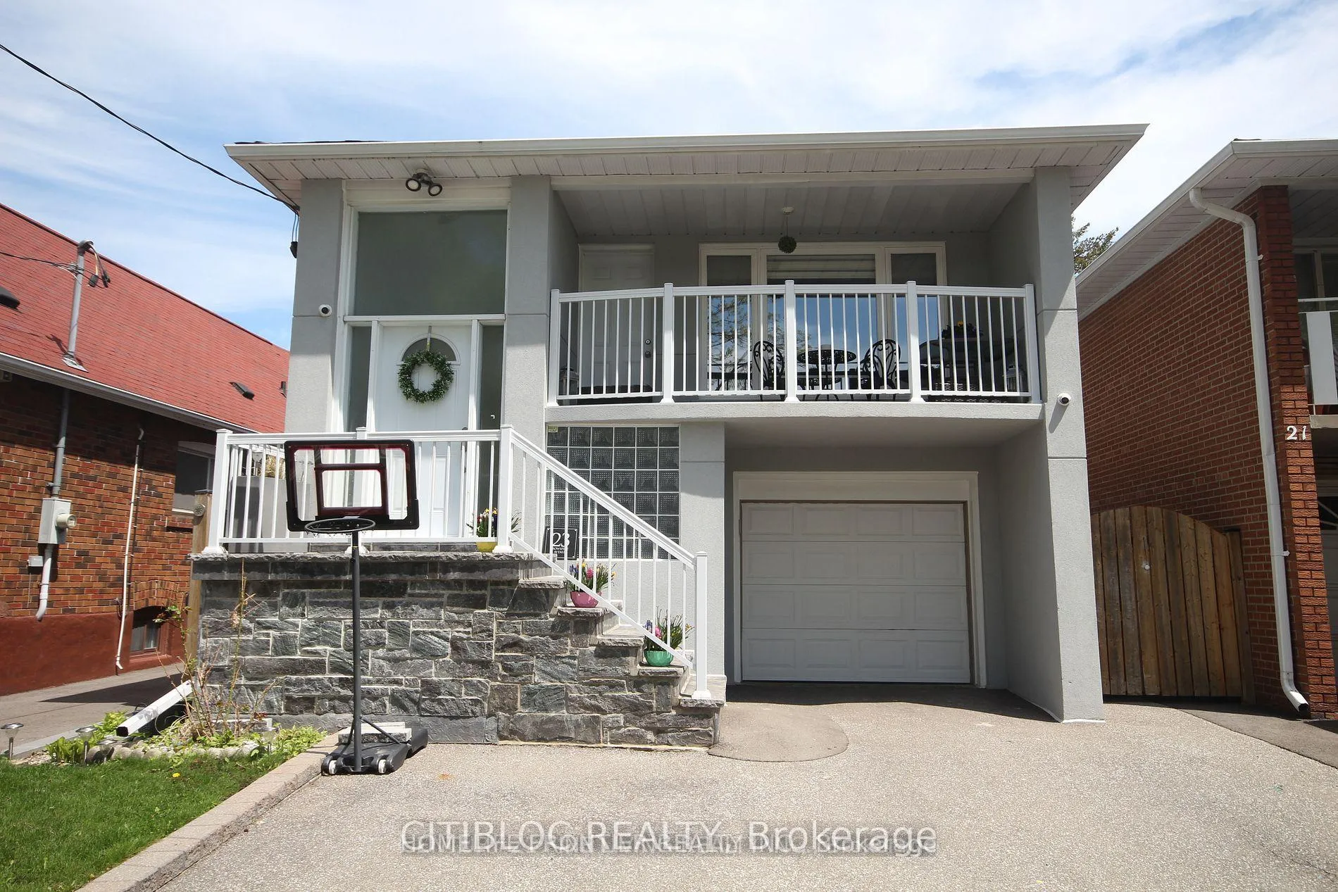 Front of 23 Bowsprit Avenue