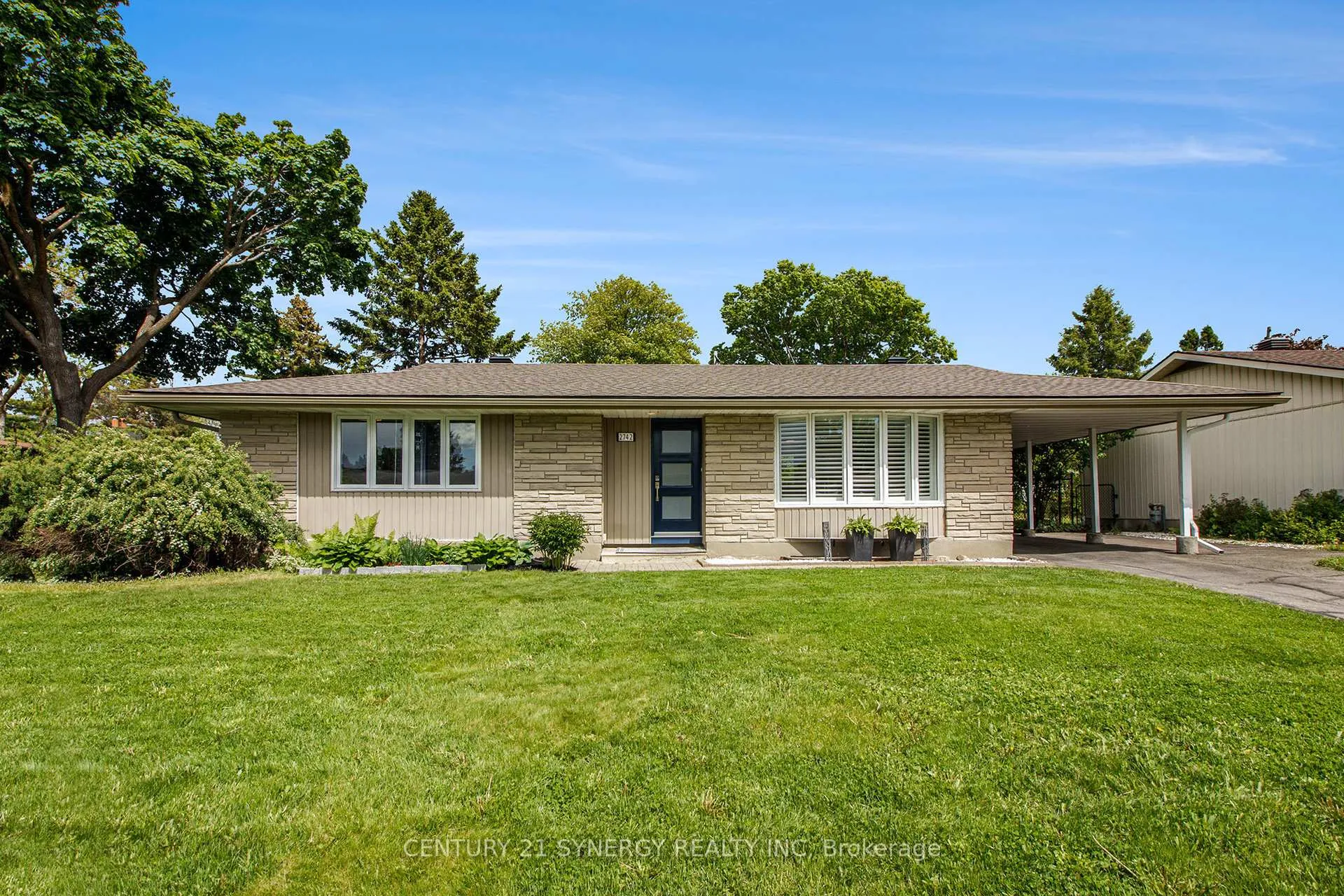 Photo 2 of 2742 Ulster Crescent, Ottawa, Riverside Park — HOMEH