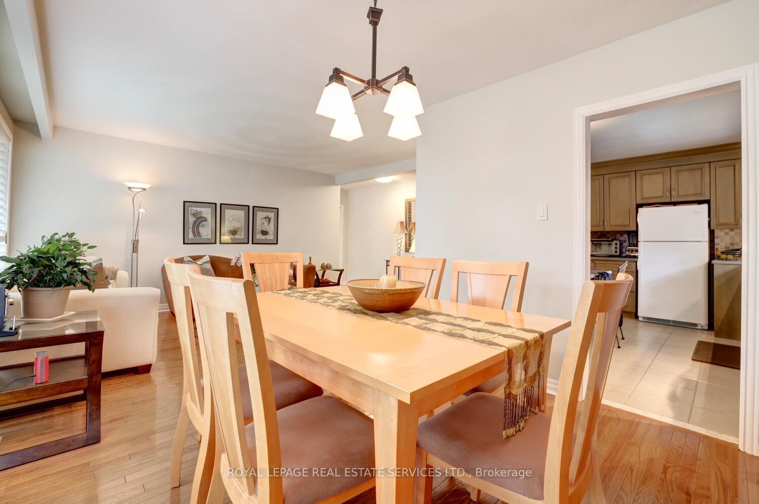 Photo 6 of 26 Cromer Place, Etobicoke, Willowridge-Martingrove-Richview — HOMEH