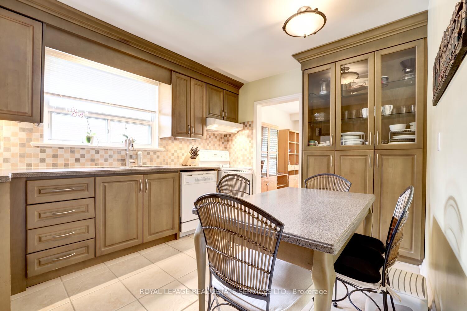 Photo 38 of 26 Cromer Place, Etobicoke, Willowridge-Martingrove-Richview — HOMEH
