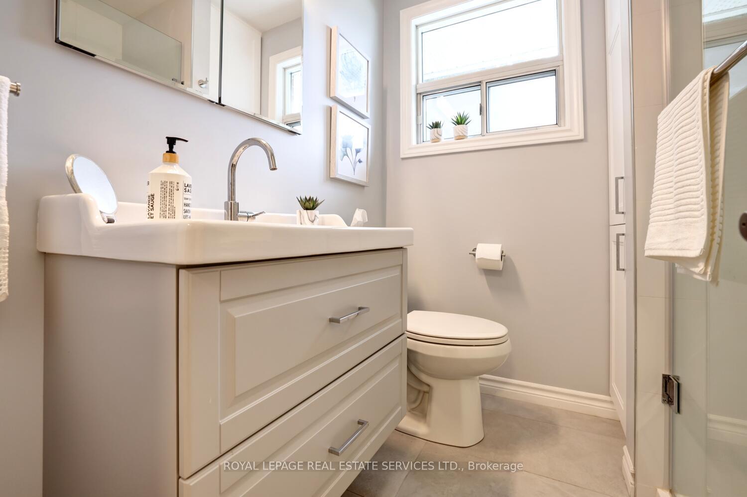 Photo 15 of 26 Cromer Place, Etobicoke, Willowridge-Martingrove-Richview — HOMEH