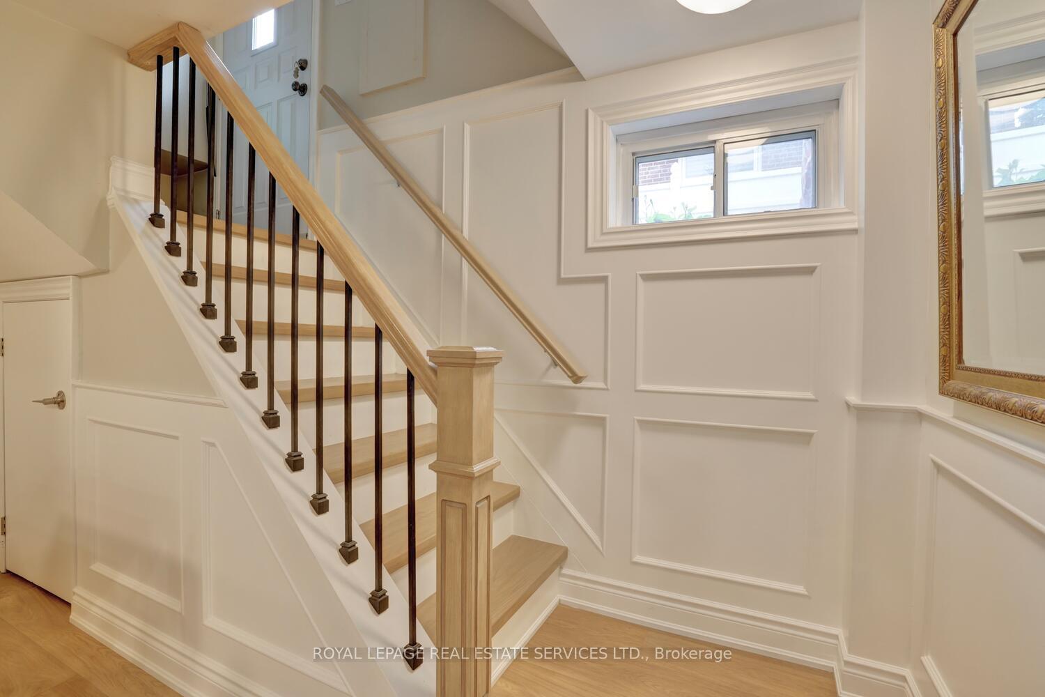 Photo 12 of 26 Cromer Place, Etobicoke, Willowridge-Martingrove-Richview — HOMEH