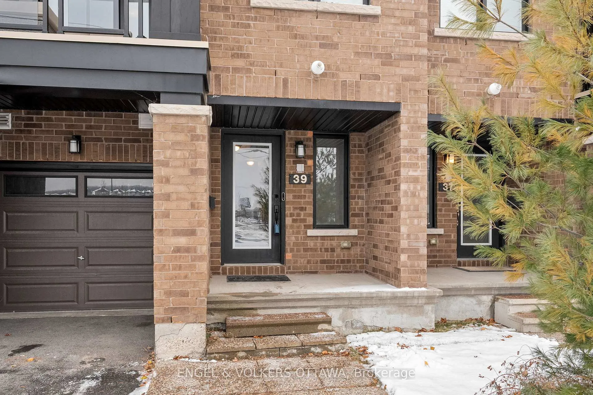Photo 11 of 39 Stockholm Private, Ottawa, Riverside South/Gloucester Glen — HOMEH