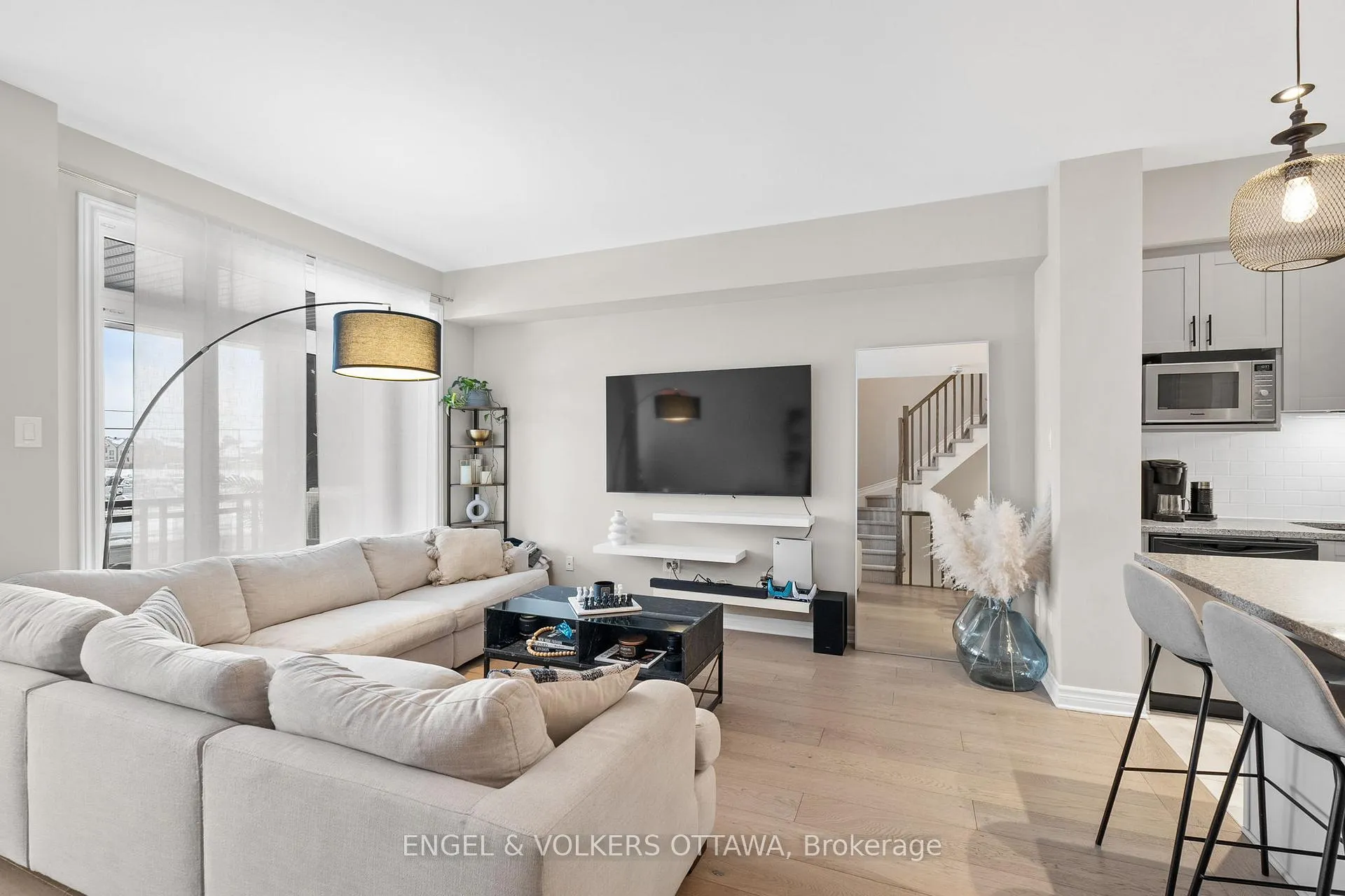 Photo 40 of 39 Stockholm Private, Ottawa, Riverside South/Gloucester Glen — HOMEH