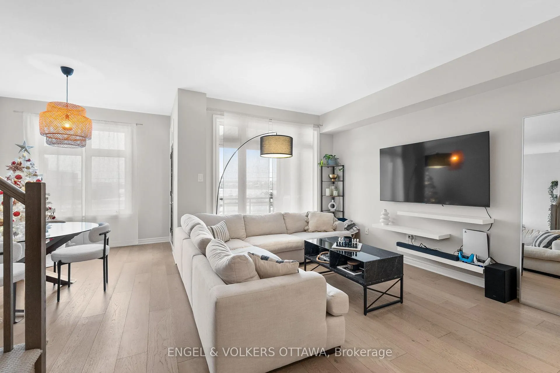 Photo 41 of 39 Stockholm Private, Ottawa, Riverside South/Gloucester Glen — HOMEH