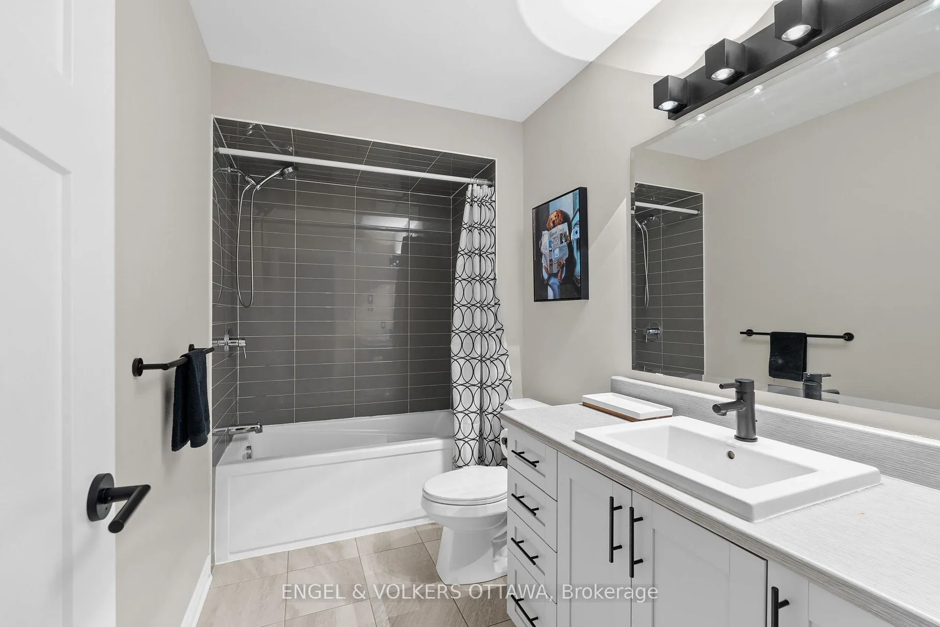 Photo 80 of 39 Stockholm Private, Ottawa, Riverside South/Gloucester Glen — HOMEH