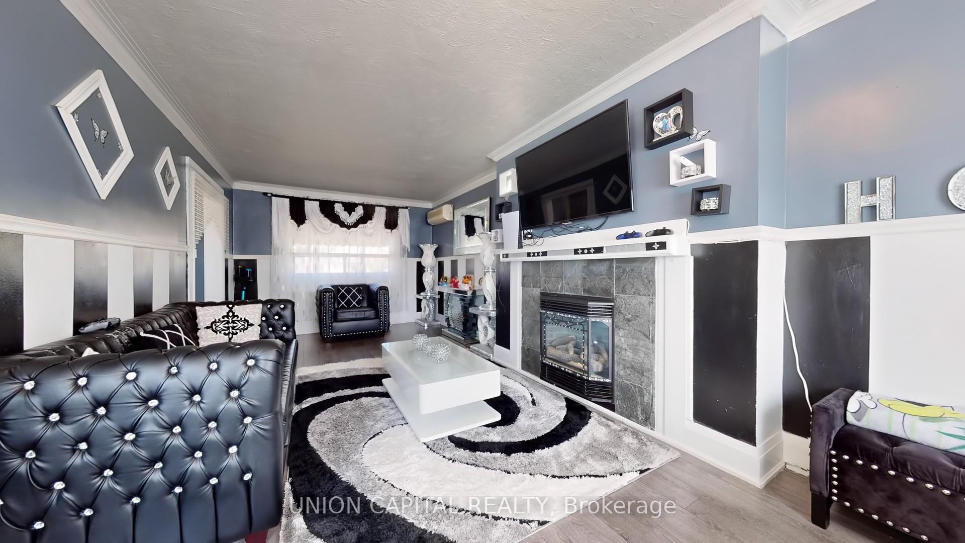 Photo 4 of 15 Mcarthur Street, Etobicoke, Kingsview Village-The Westway — HOMEH