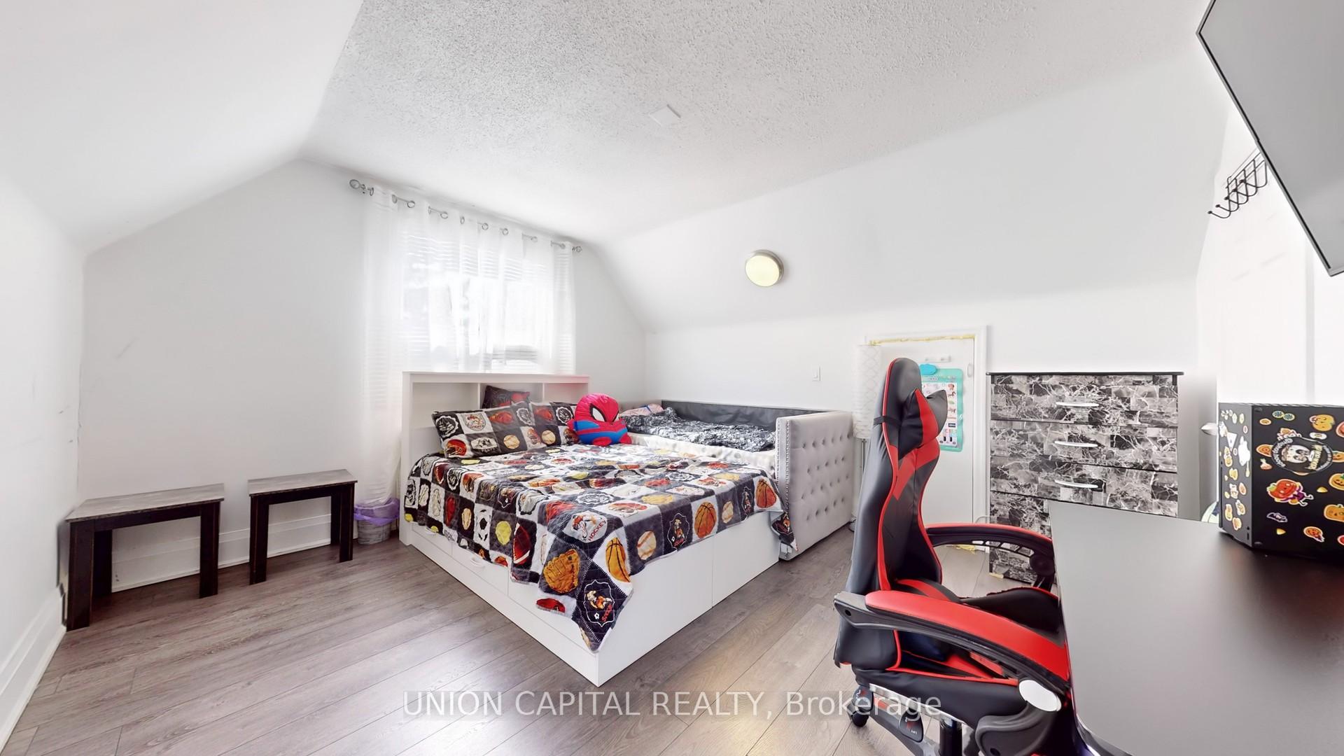 Photo 13 of 15 Mcarthur Street, Etobicoke, Kingsview Village-The Westway — HOMEH