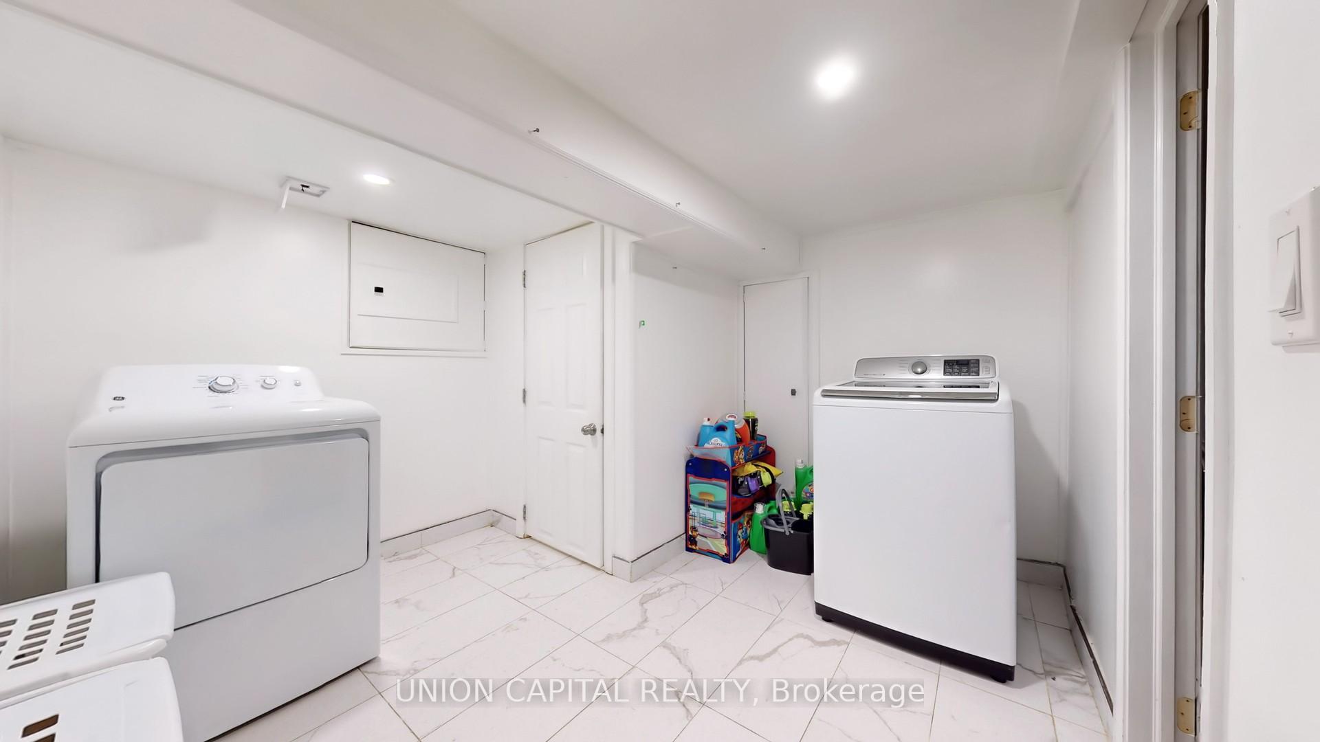 Photo 2 of 15 Mcarthur Street, Etobicoke, Kingsview Village-The Westway — HOMEH