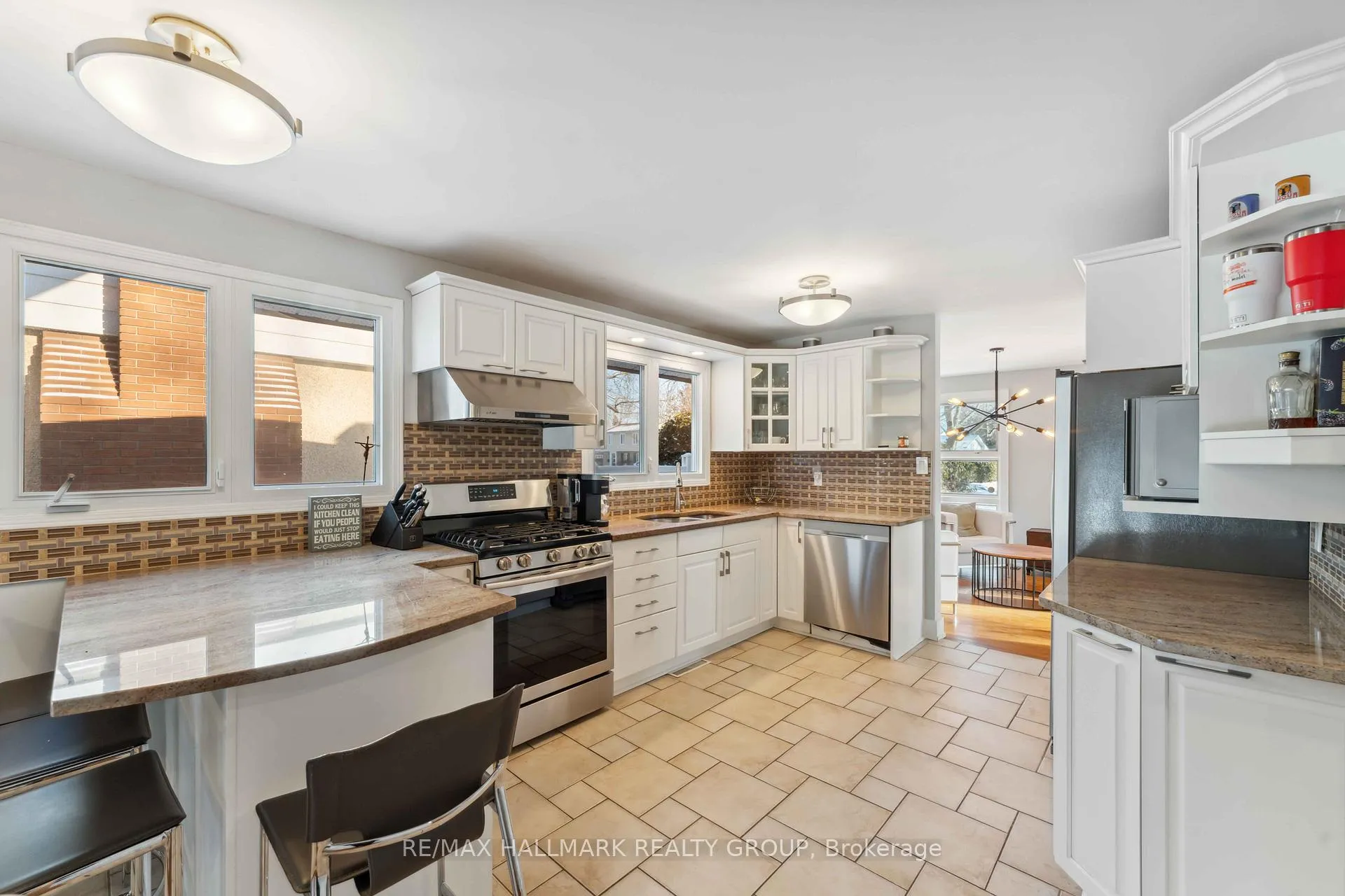 Photo 36 of 2425 Ogilvie Road, Ottawa, Beacon Hill North — HOMEH