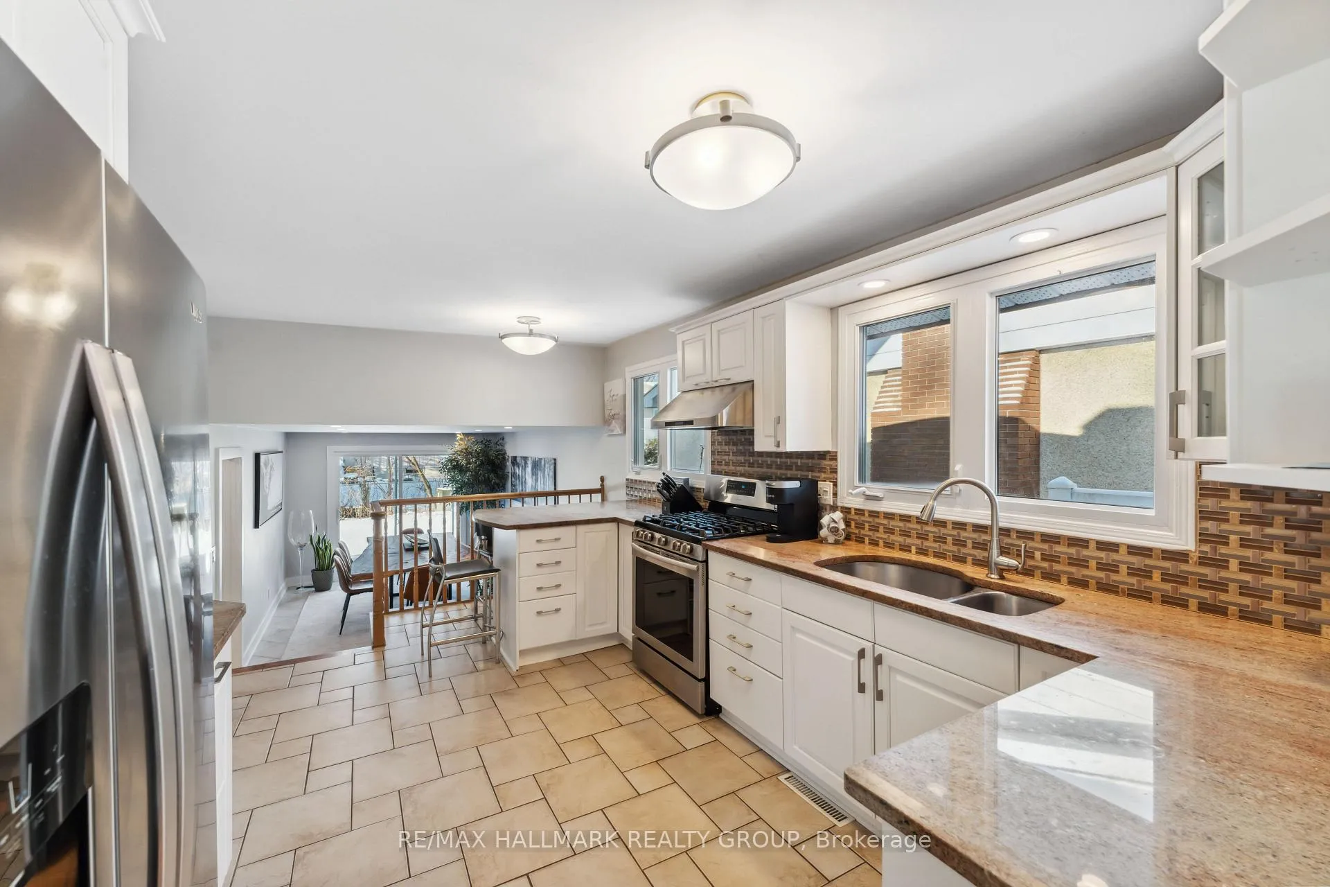 Photo 39 of 2425 Ogilvie Road, Ottawa, Beacon Hill North — HOMEH