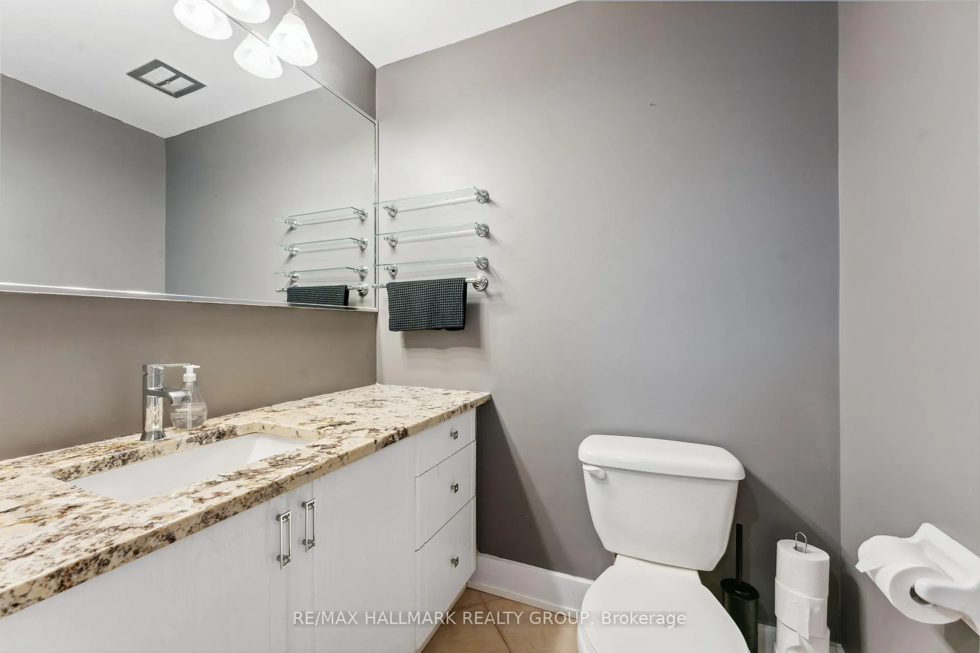 Photo 55 of 2425 Ogilvie Road, Ottawa, Beacon Hill North — HOMEH