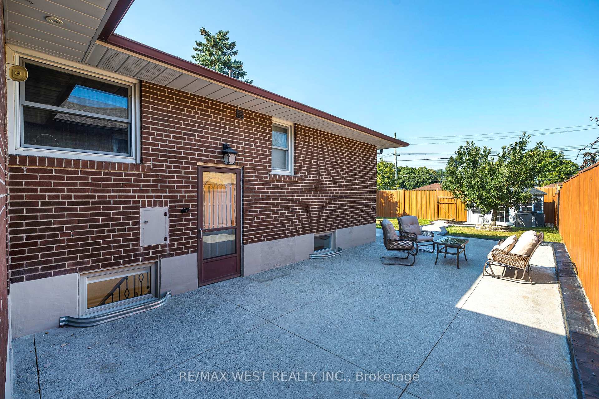 Photo 12 of Unit BSMT, 31 Rowse Crescent, Etobicoke, Kingsview Village-The Westway — HOMEH