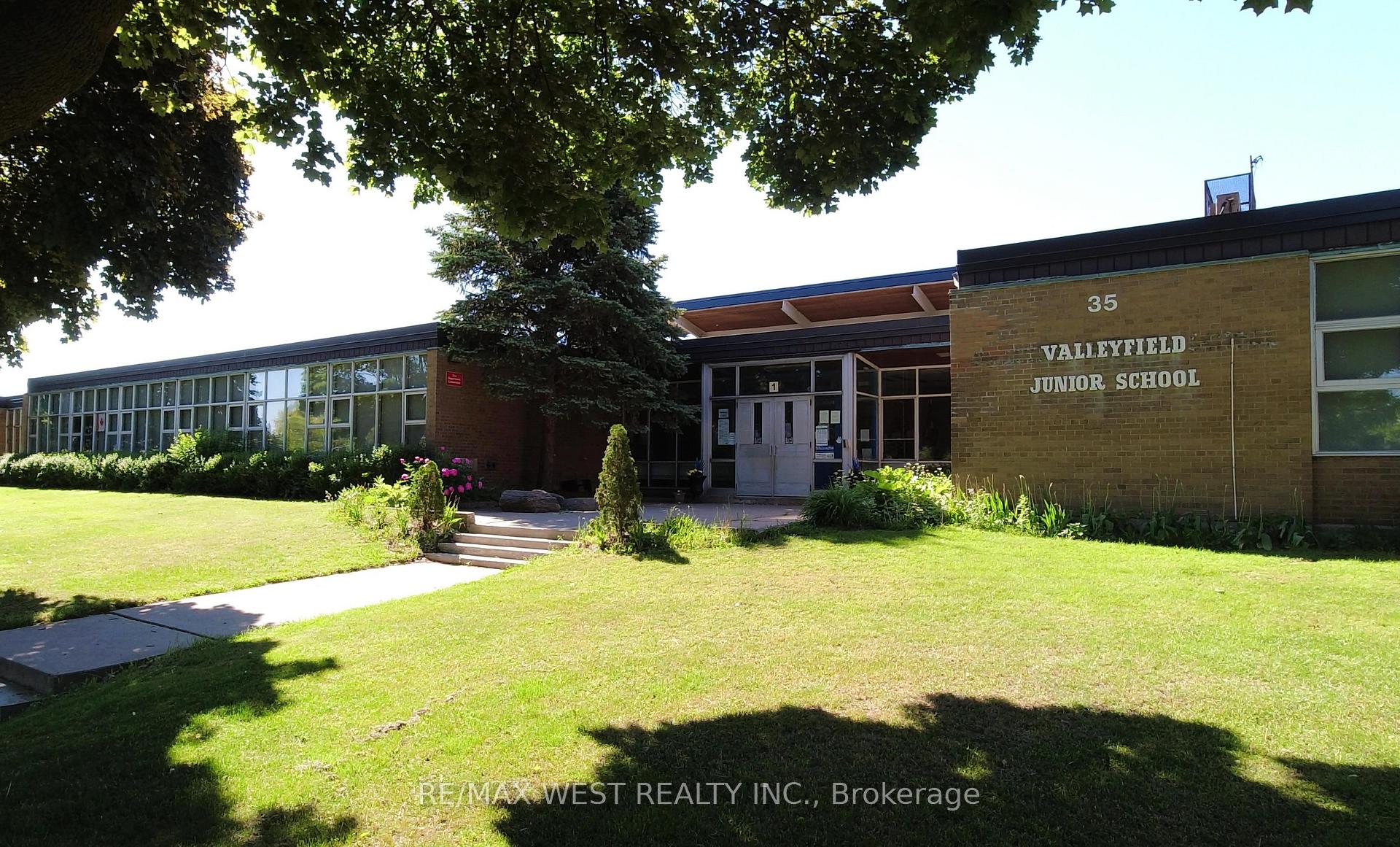Photo 16 of Unit BSMT, 31 Rowse Crescent, Etobicoke, Kingsview Village-The Westway — HOMEH