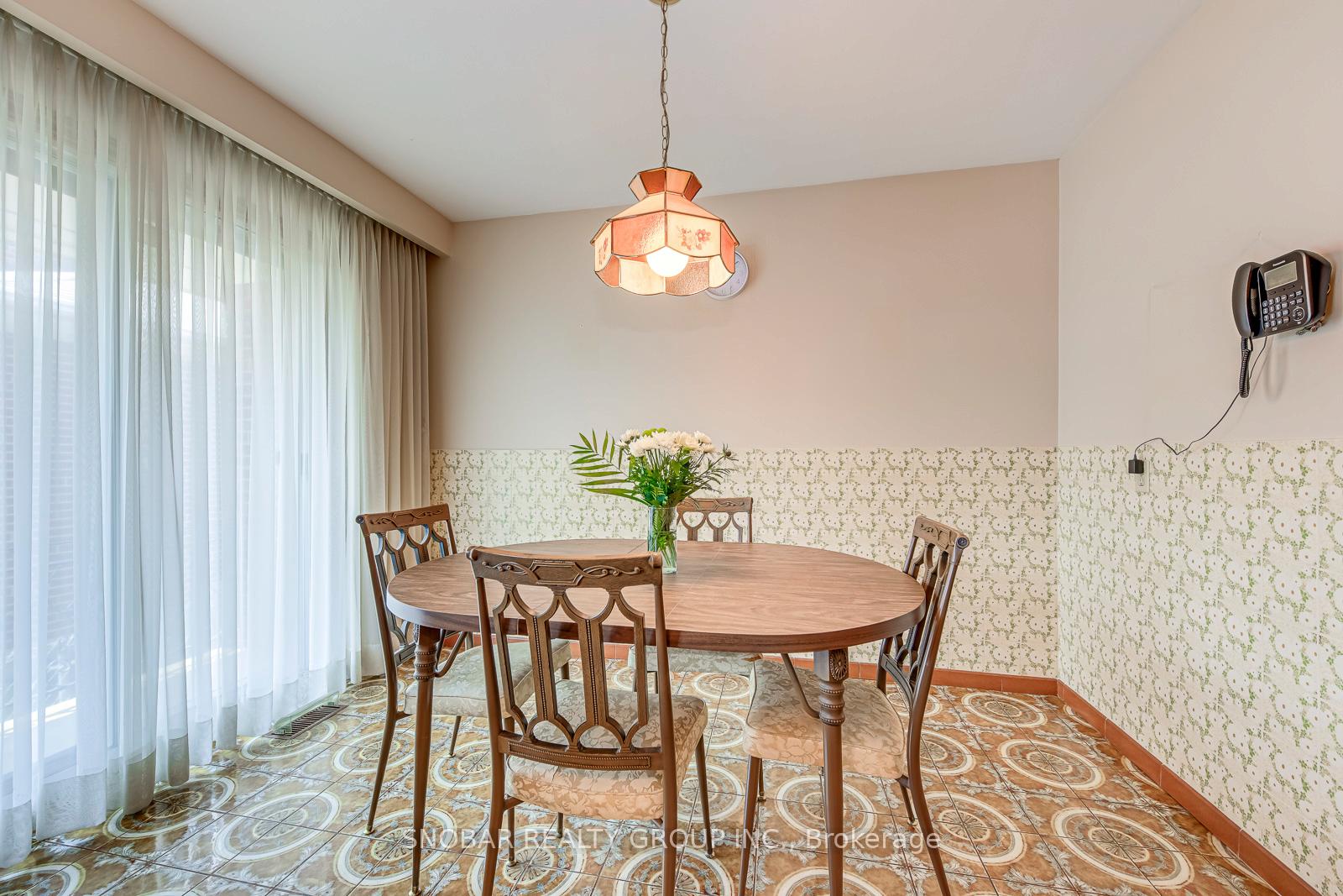 Photo 14 of 9A Kingsview Boulevard, Etobicoke, Kingsview Village-The Westway — HOMEH