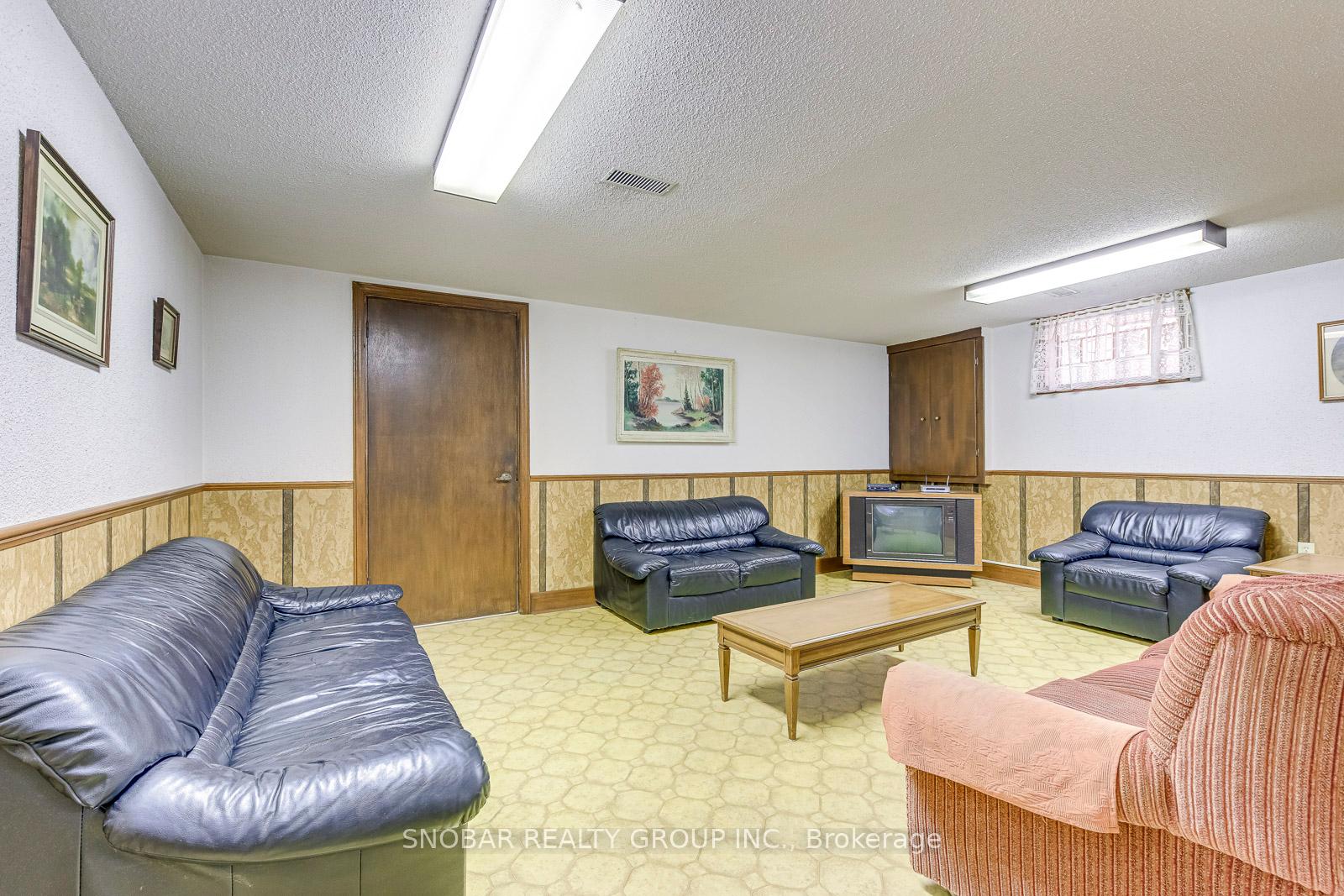 Photo 23 of 9A Kingsview Boulevard, Etobicoke, Kingsview Village-The Westway — HOMEH