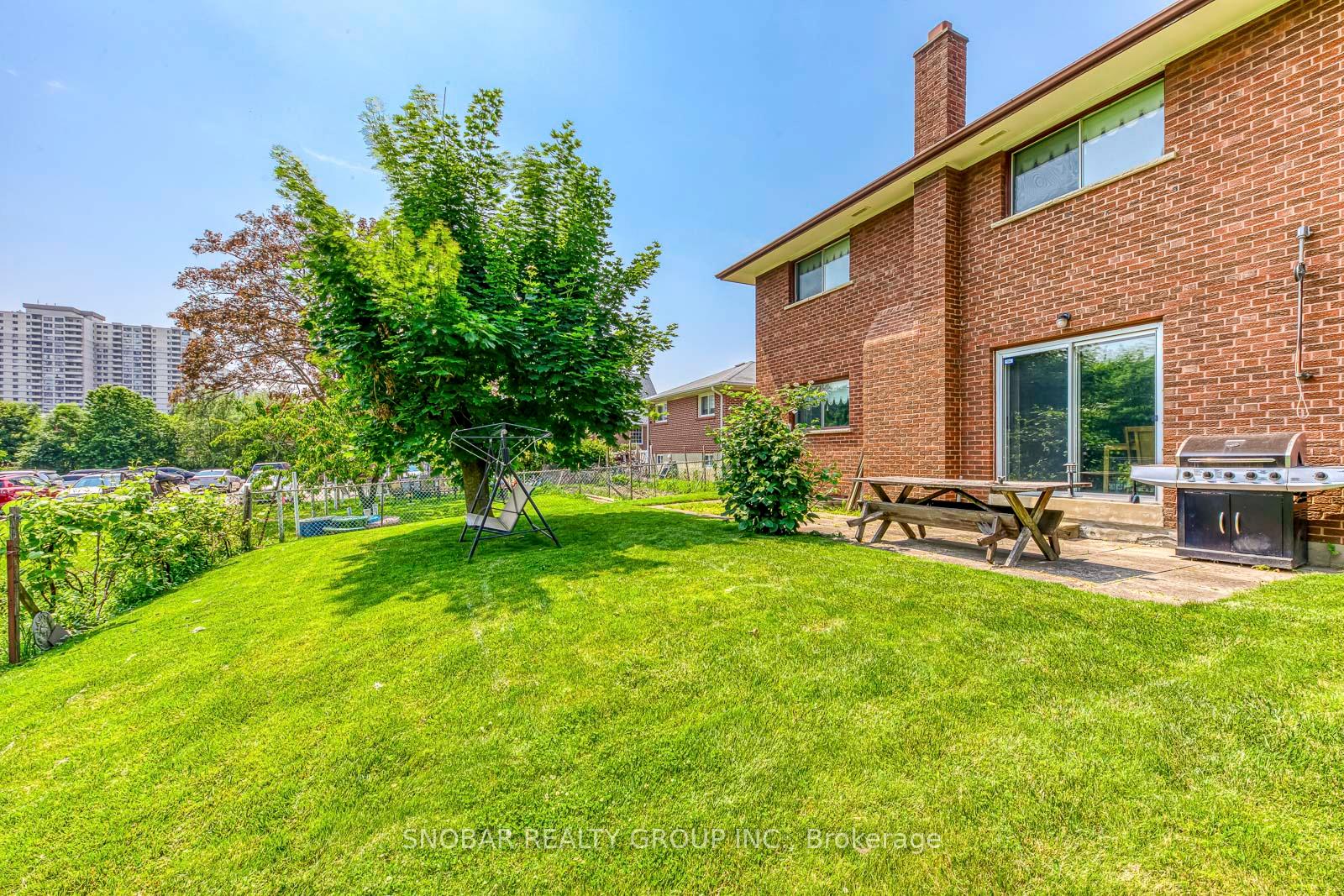 Photo 27 of 9A Kingsview Boulevard, Etobicoke, Kingsview Village-The Westway — HOMEH
