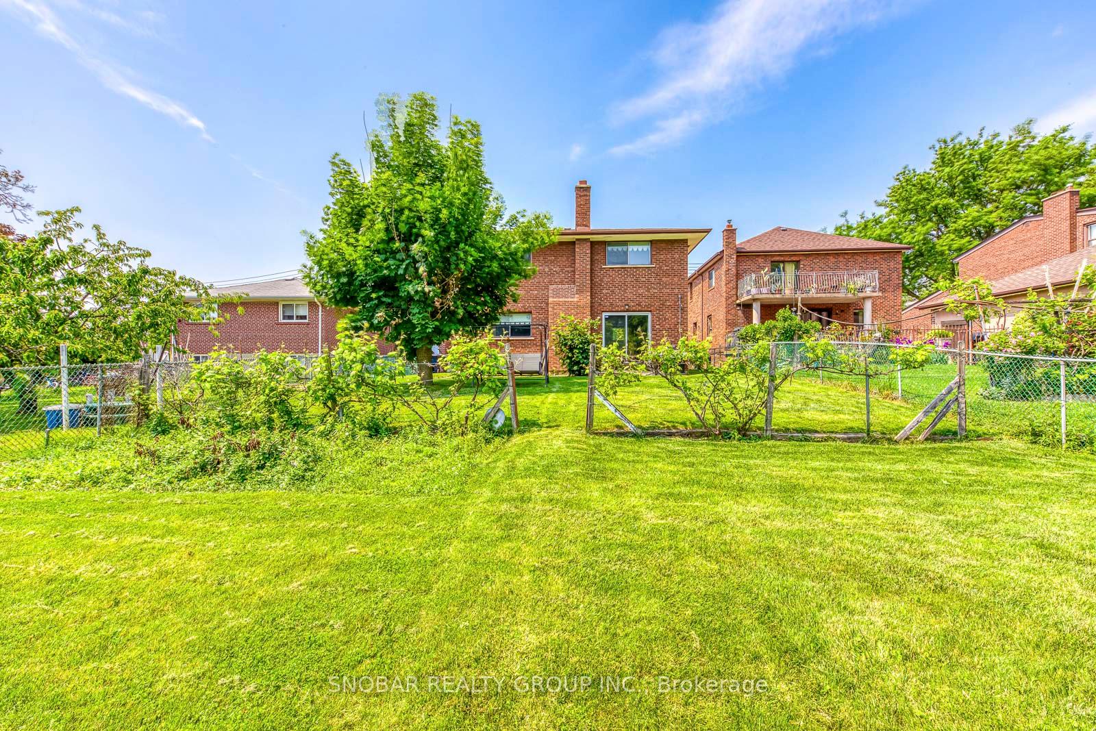 Photo 20 of 9A Kingsview Boulevard, Etobicoke, Kingsview Village-The Westway — HOMEH
