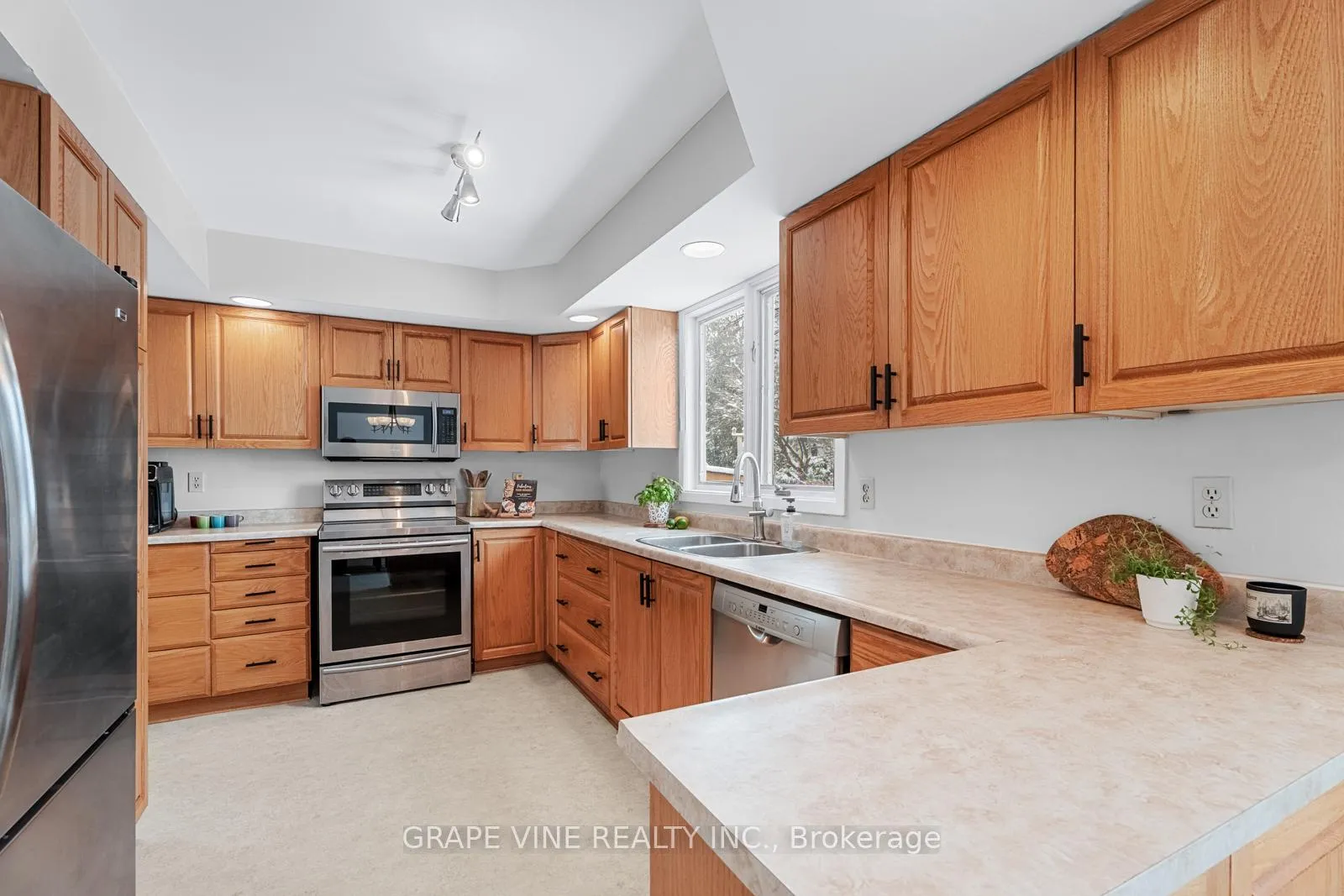 Photo 45 of 105 Westpark Drive, Ottawa, Blackburn Hamlet — HOMEH