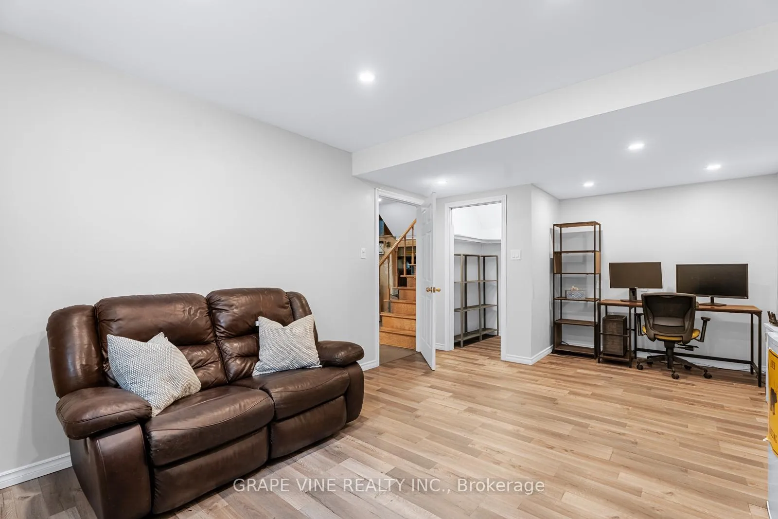 Photo 91 of 105 Westpark Drive, Ottawa, Blackburn Hamlet — HOMEH