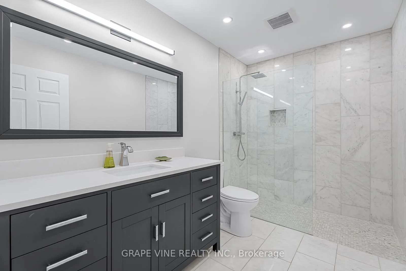 Photo 92 of 105 Westpark Drive, Ottawa, Blackburn Hamlet — HOMEH