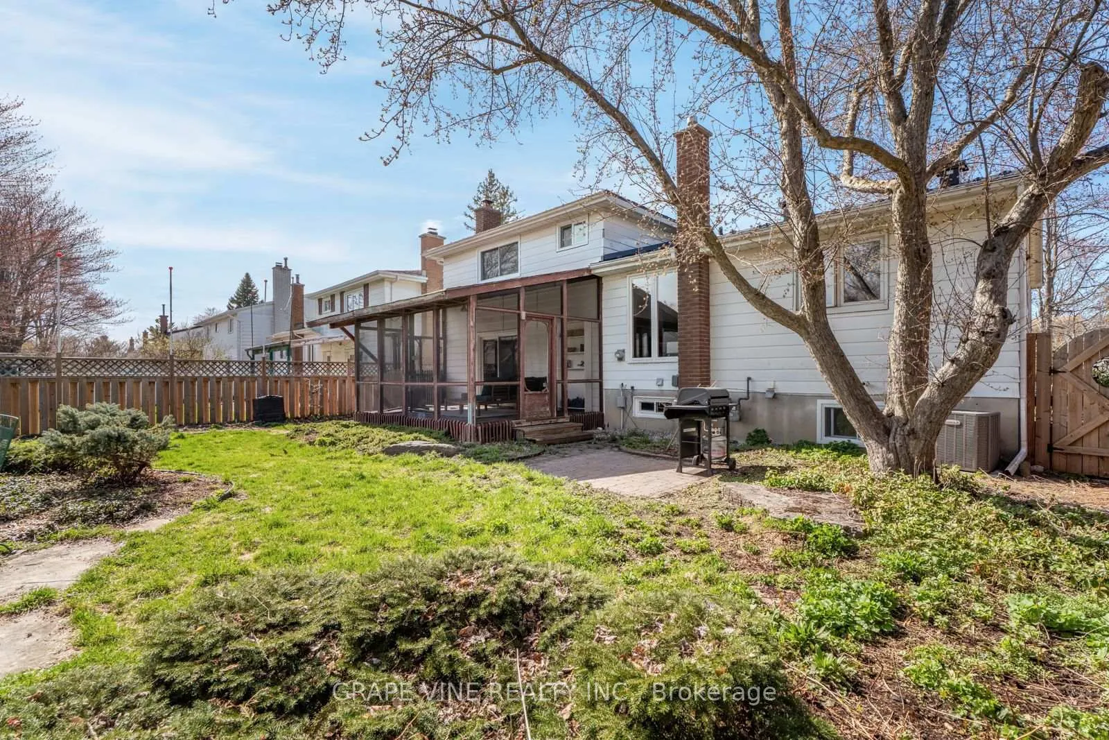 Photo 116 of 105 Westpark Drive, Ottawa, Blackburn Hamlet — HOMEH