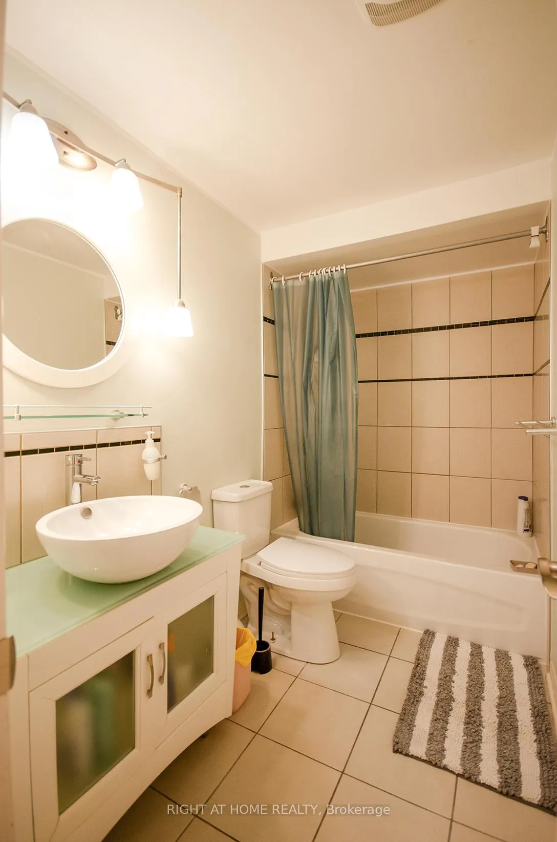 Photo 21 of 35 Tybalt Crescent, Ottawa, Westcliffe Estates — HOMEH